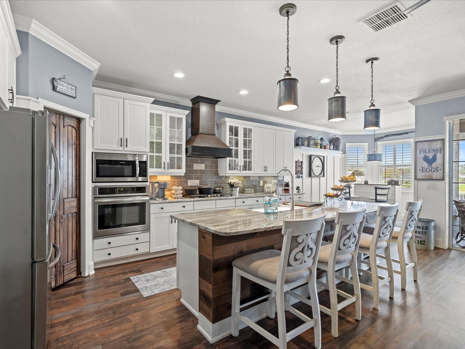 Listing photo id 14 for 574 Bimini Bay Boulevard