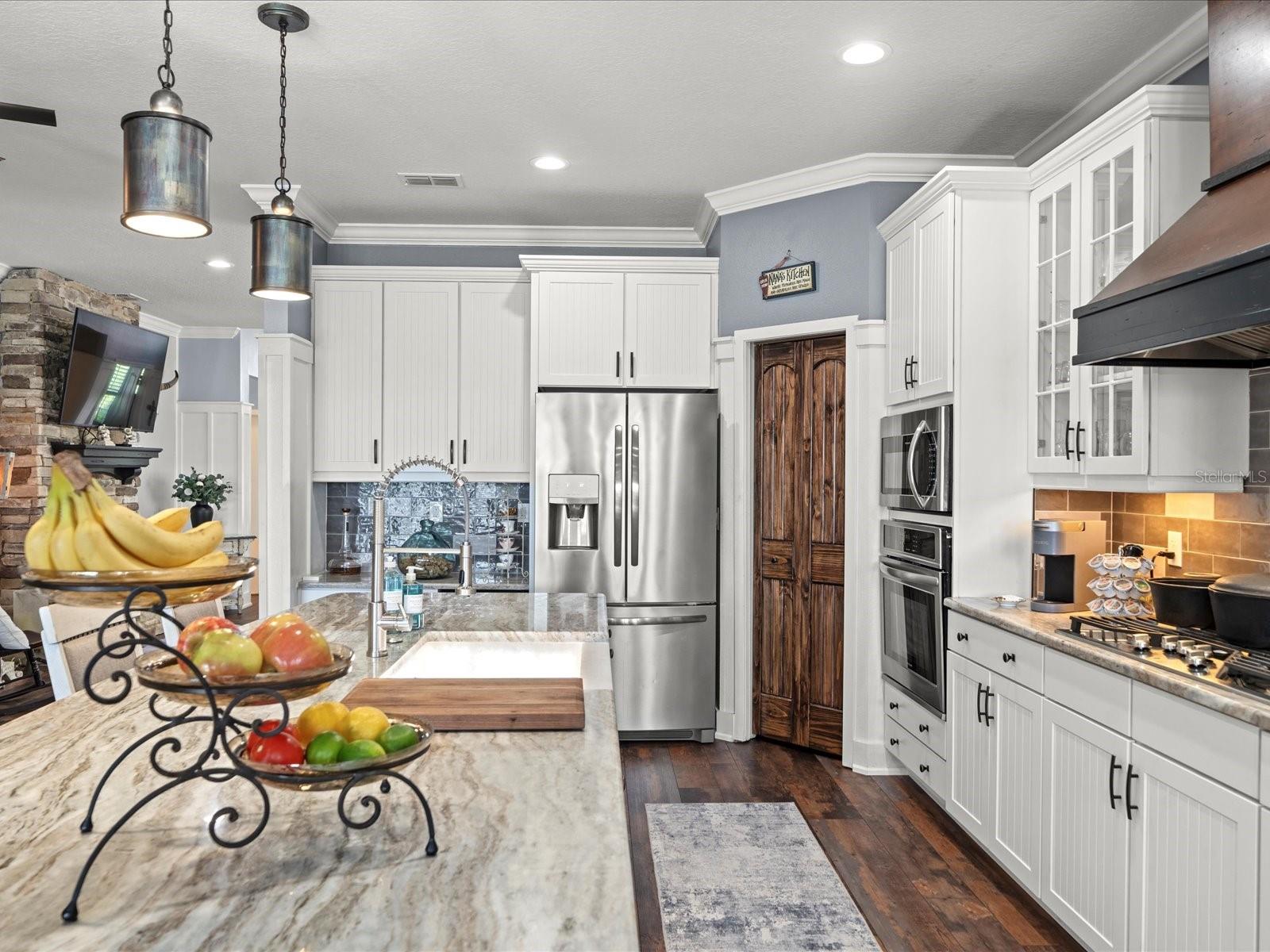 Listing photo id 17 for 574 Bimini Bay Boulevard