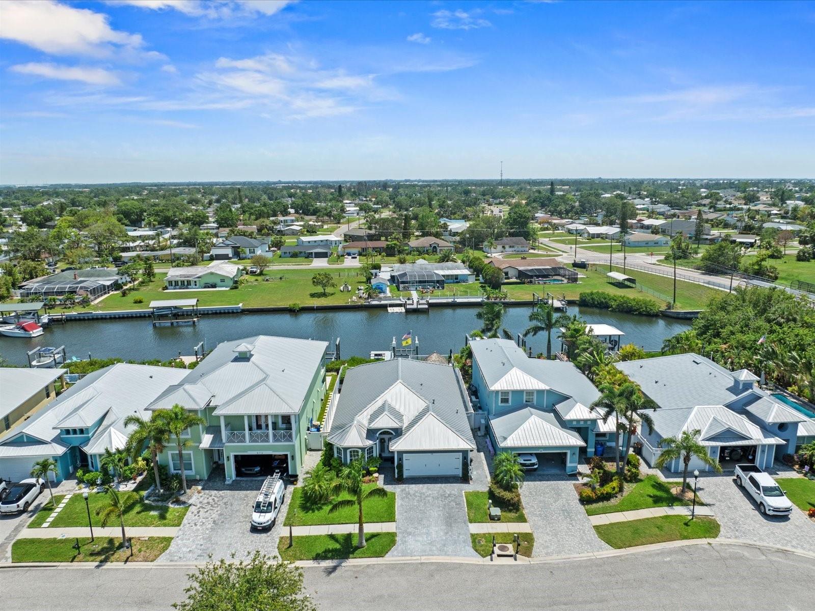 Listing photo id 0 for 574 Bimini Bay Boulevard