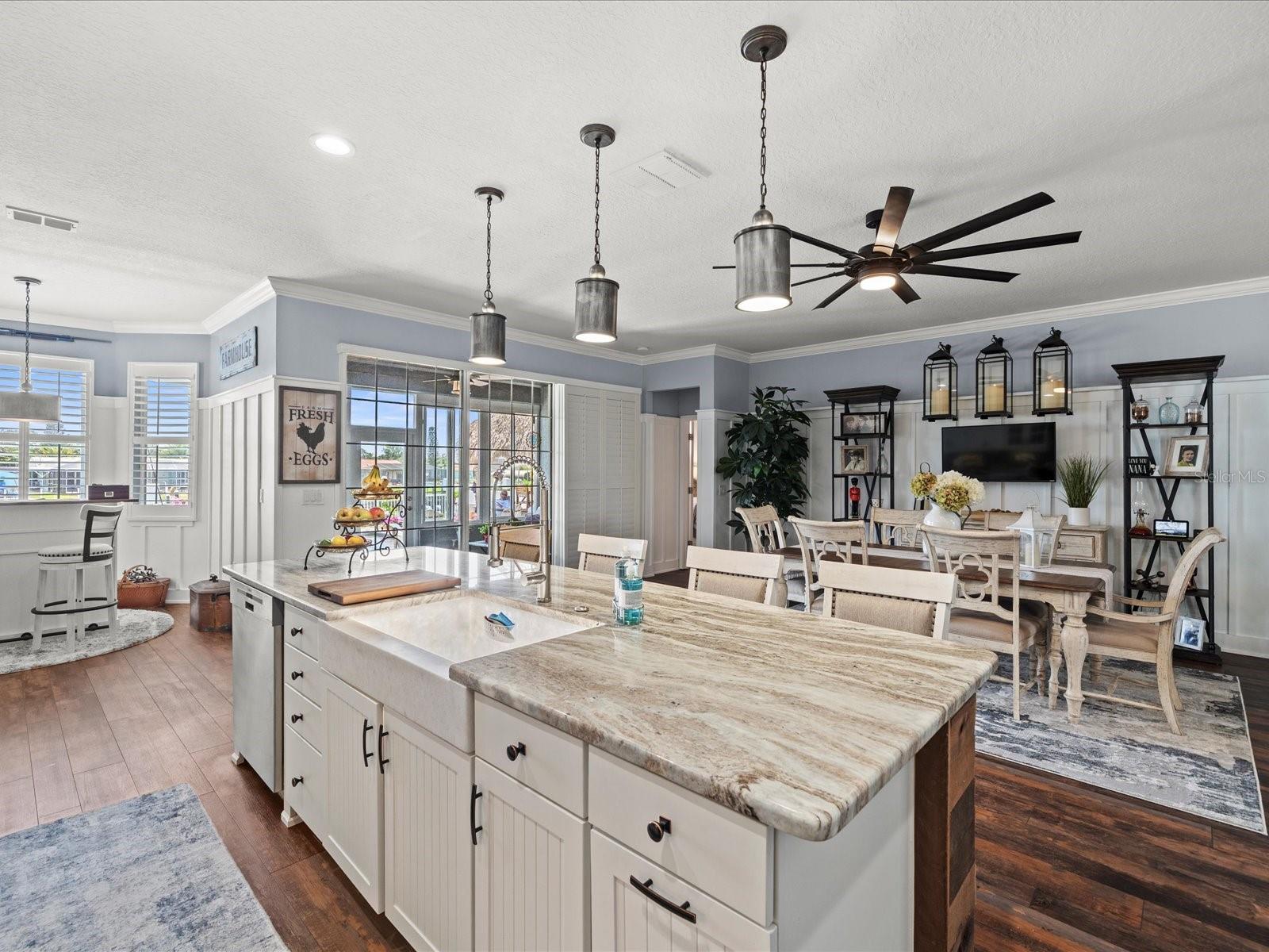 Listing photo id 19 for 574 Bimini Bay Boulevard
