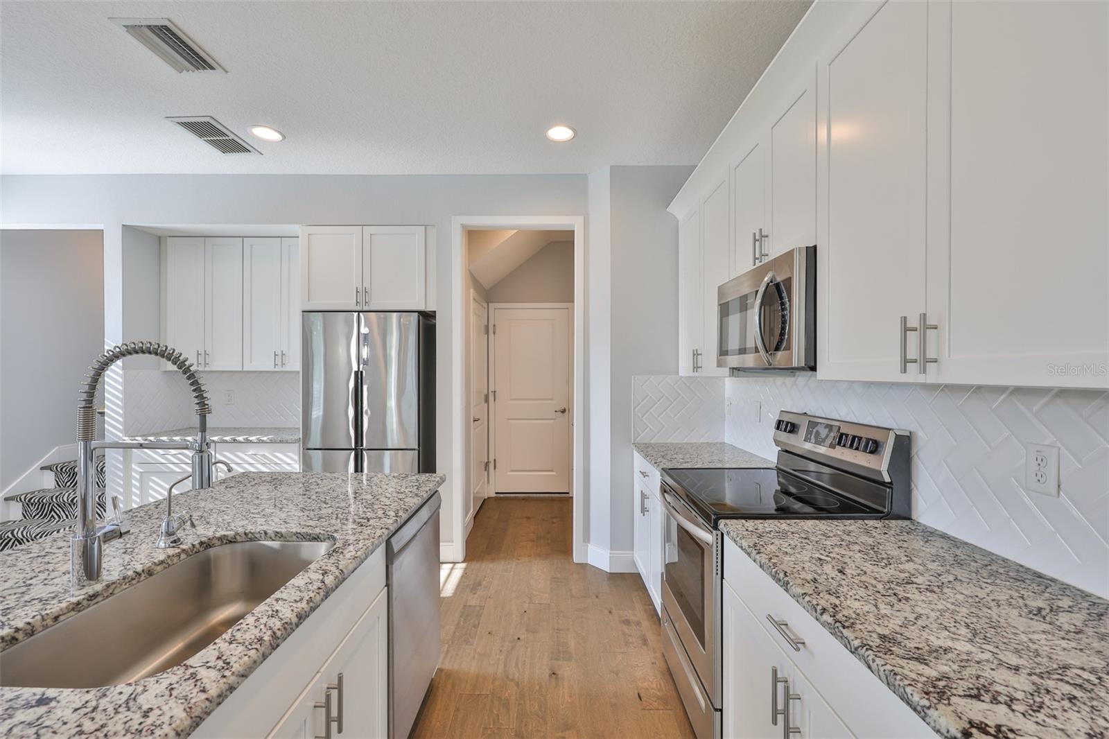 Image 10 of 44 For 6619 Manhattan Avenue 1