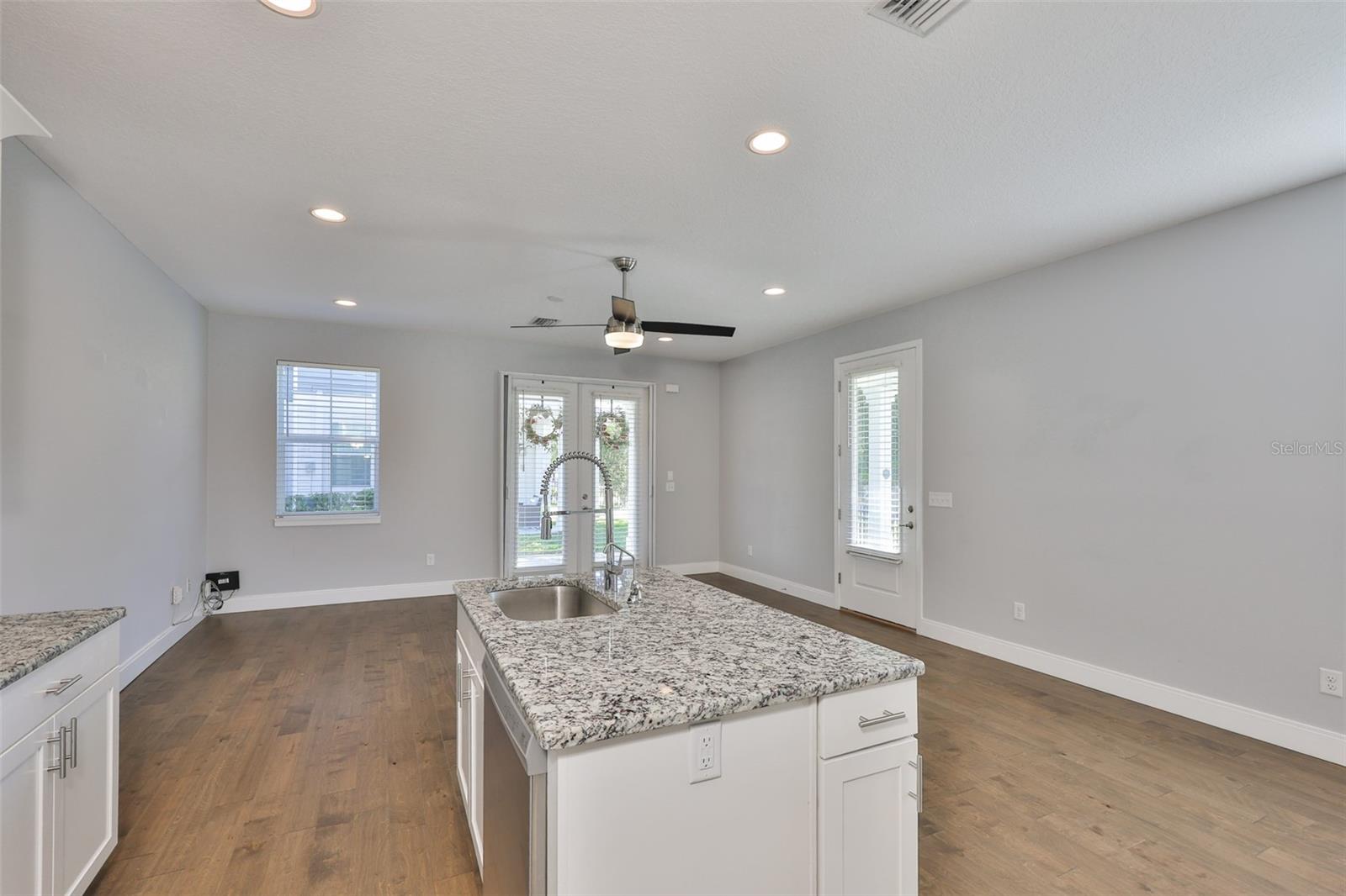 Image 16 of 44 For 6619 Manhattan Avenue 1