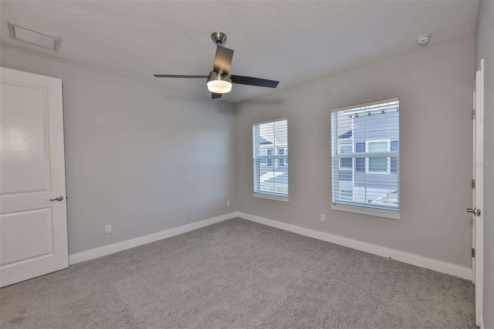 Image 33 of 44 For 6619 Manhattan Avenue 1