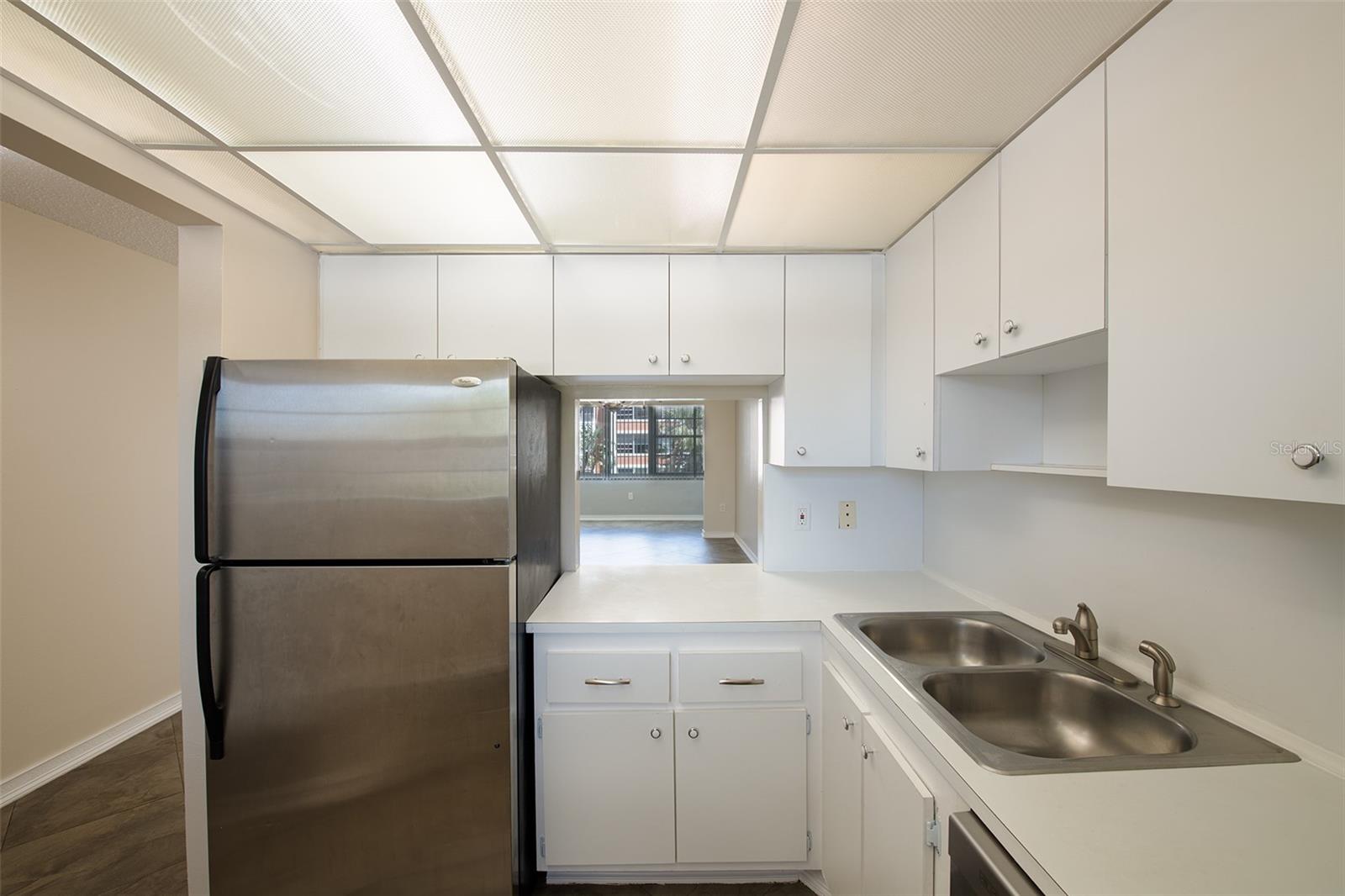 Image 11 of 29 For 6960 20th Avenue N 203b