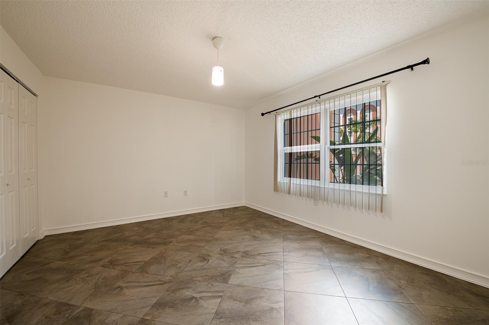 Image 12 of 29 For 6960 20th Avenue N 203b