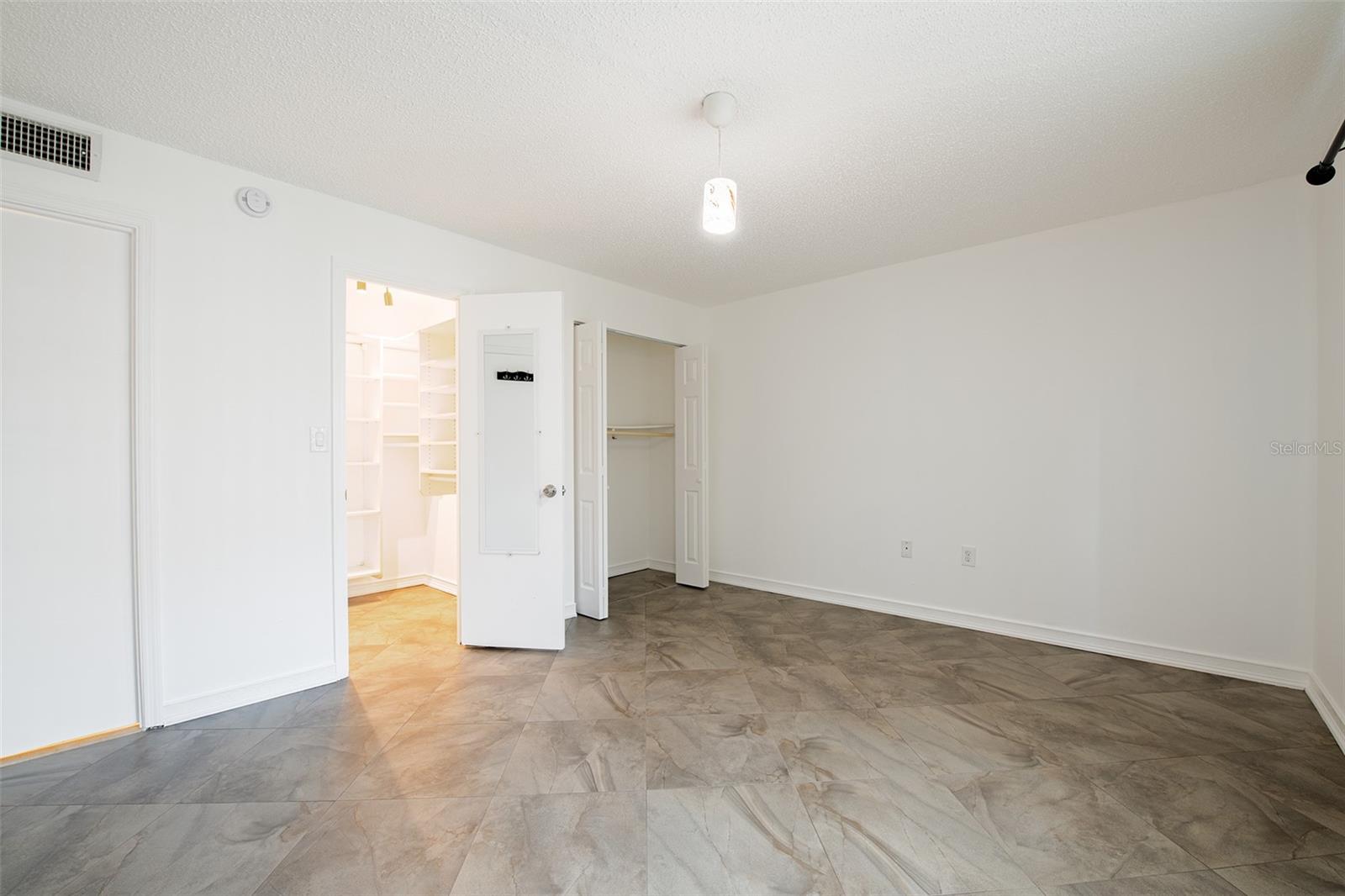 Image 14 of 29 For 6960 20th Avenue N 203b