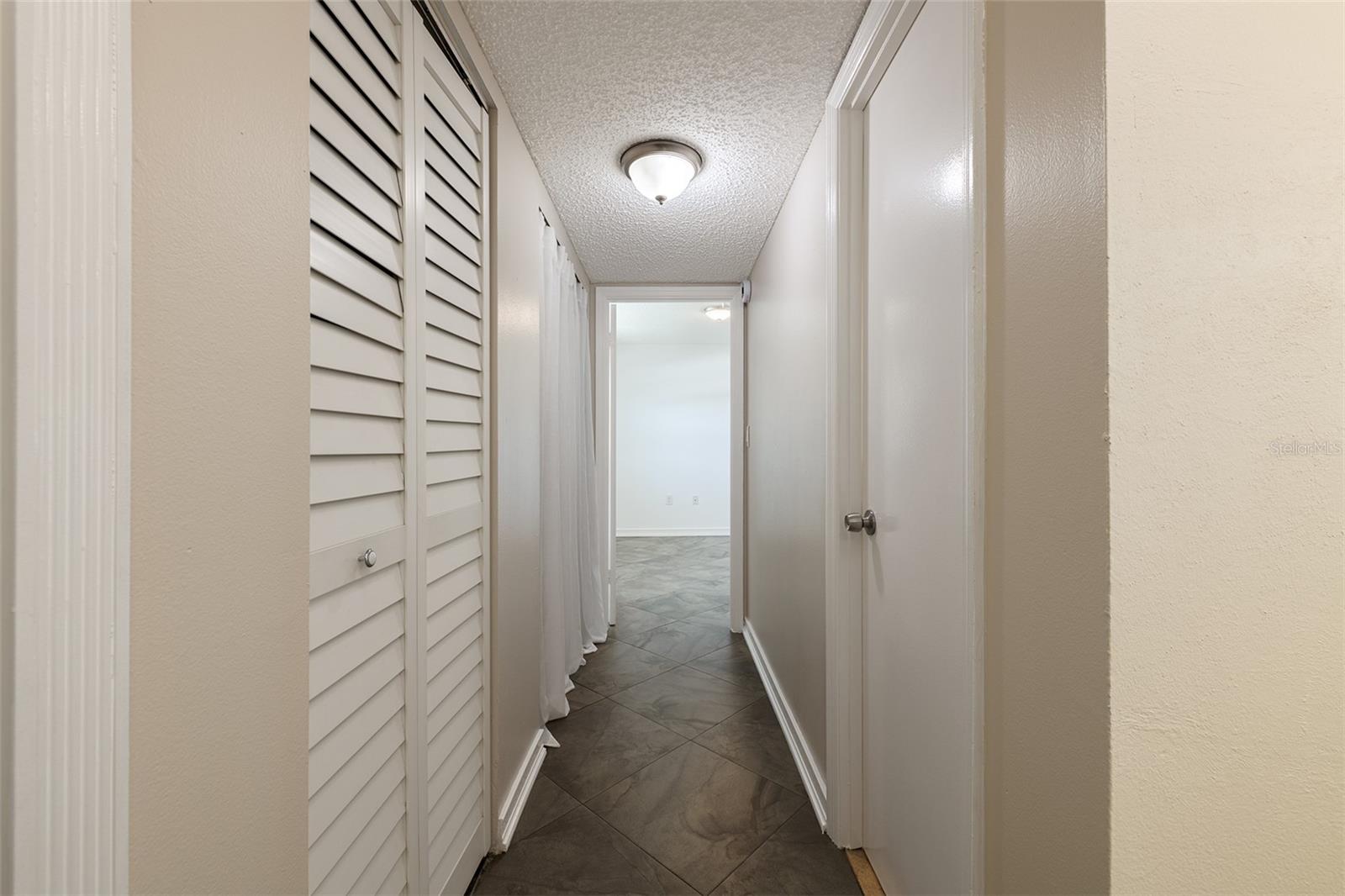 Image 17 of 29 For 6960 20th Avenue N 203b