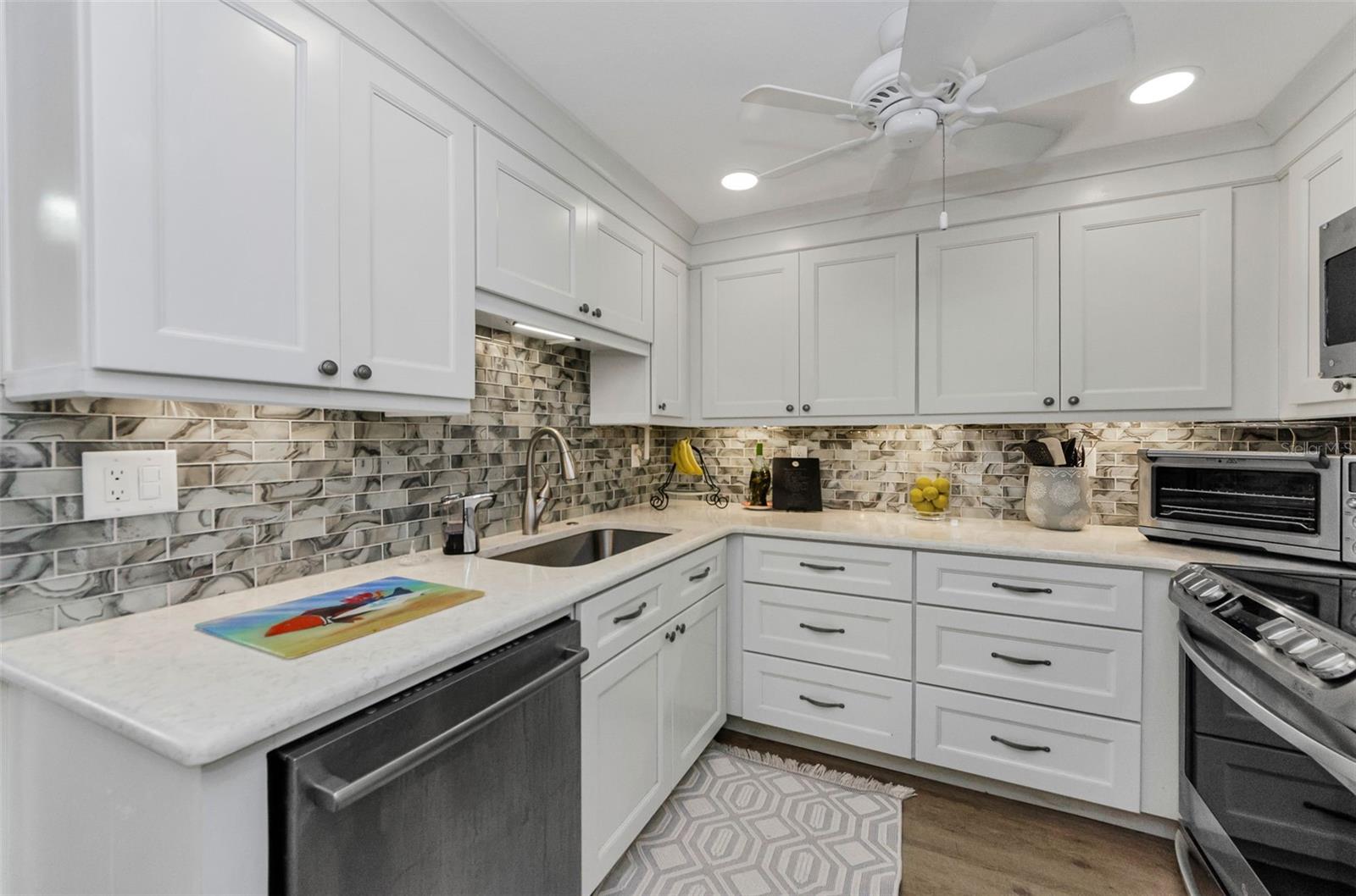 Image 19 of 55 For 2700 Bayshore Boulevard 11405
