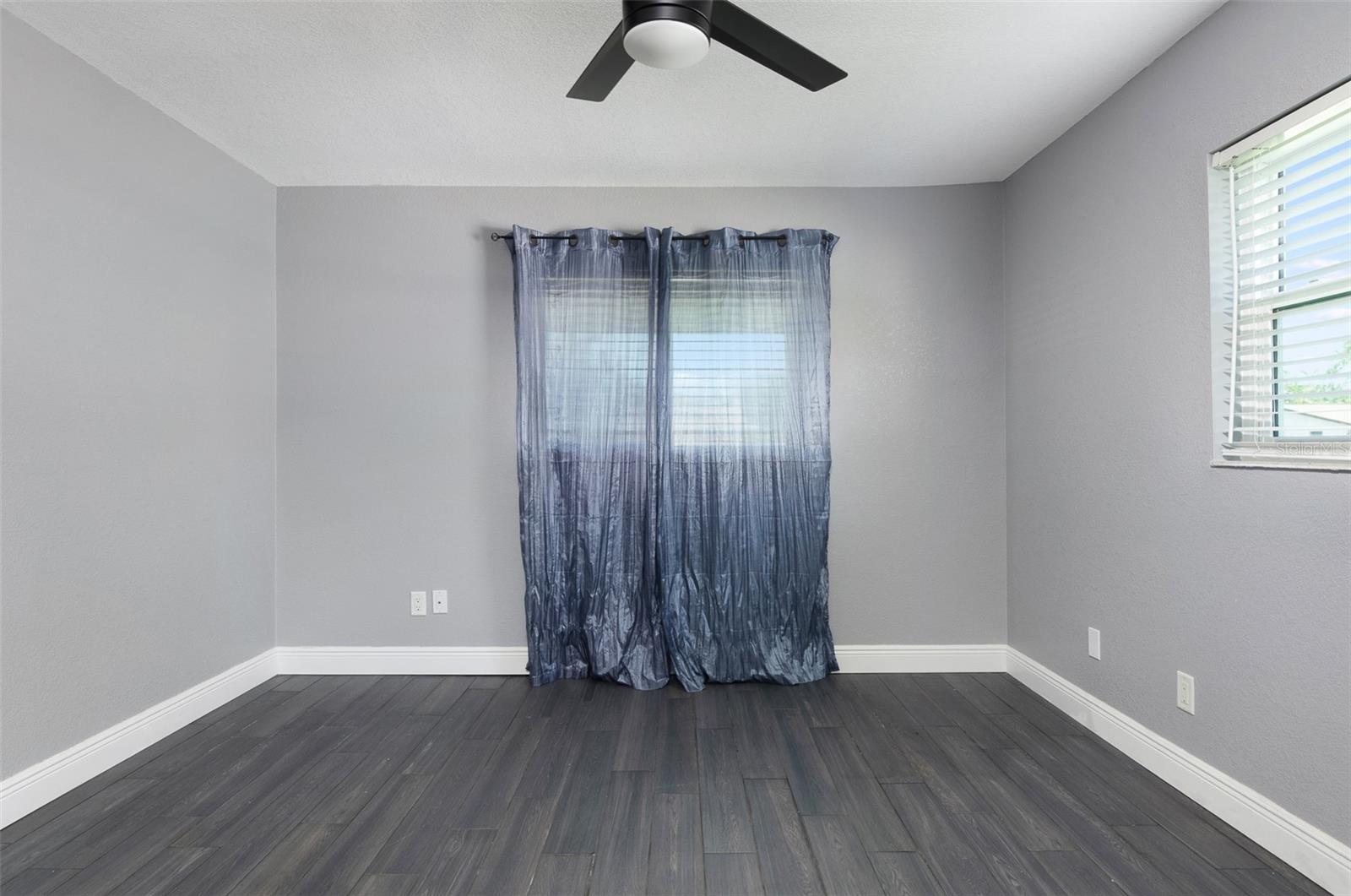 Image 13 of 31 For 5923 19th Street Ne