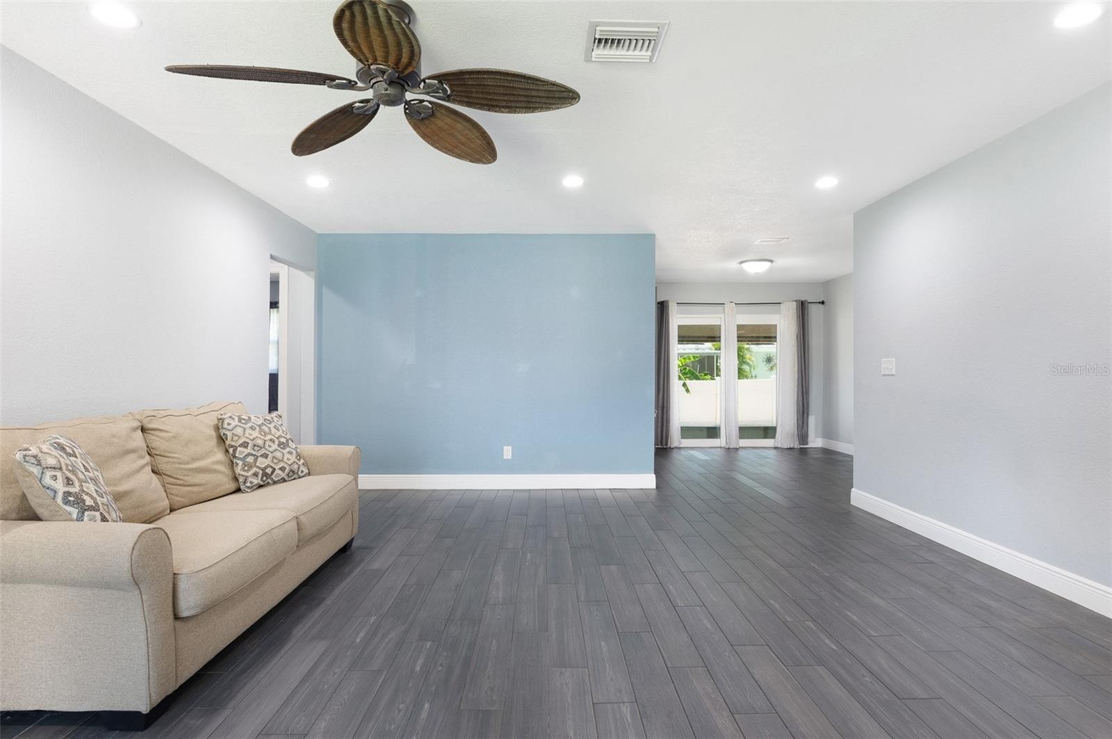 Image 16 of 31 For 5923 19th Street Ne