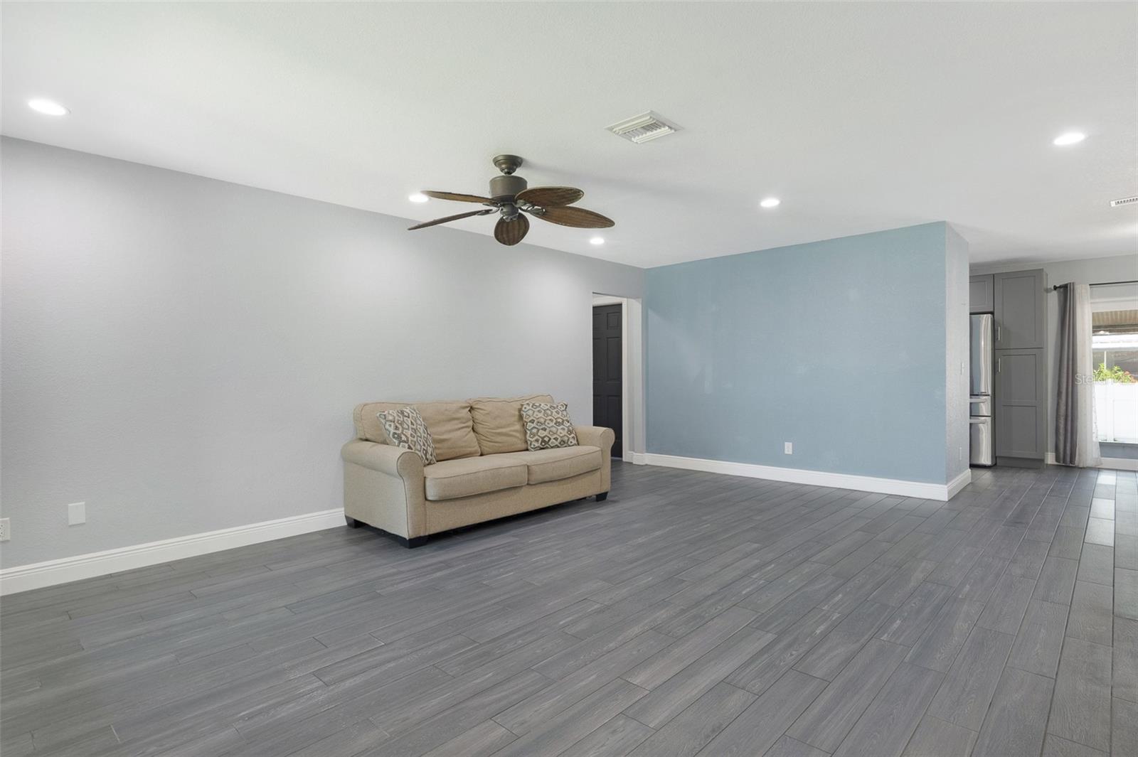Image 2 of 31 For 5923 19th Street Ne