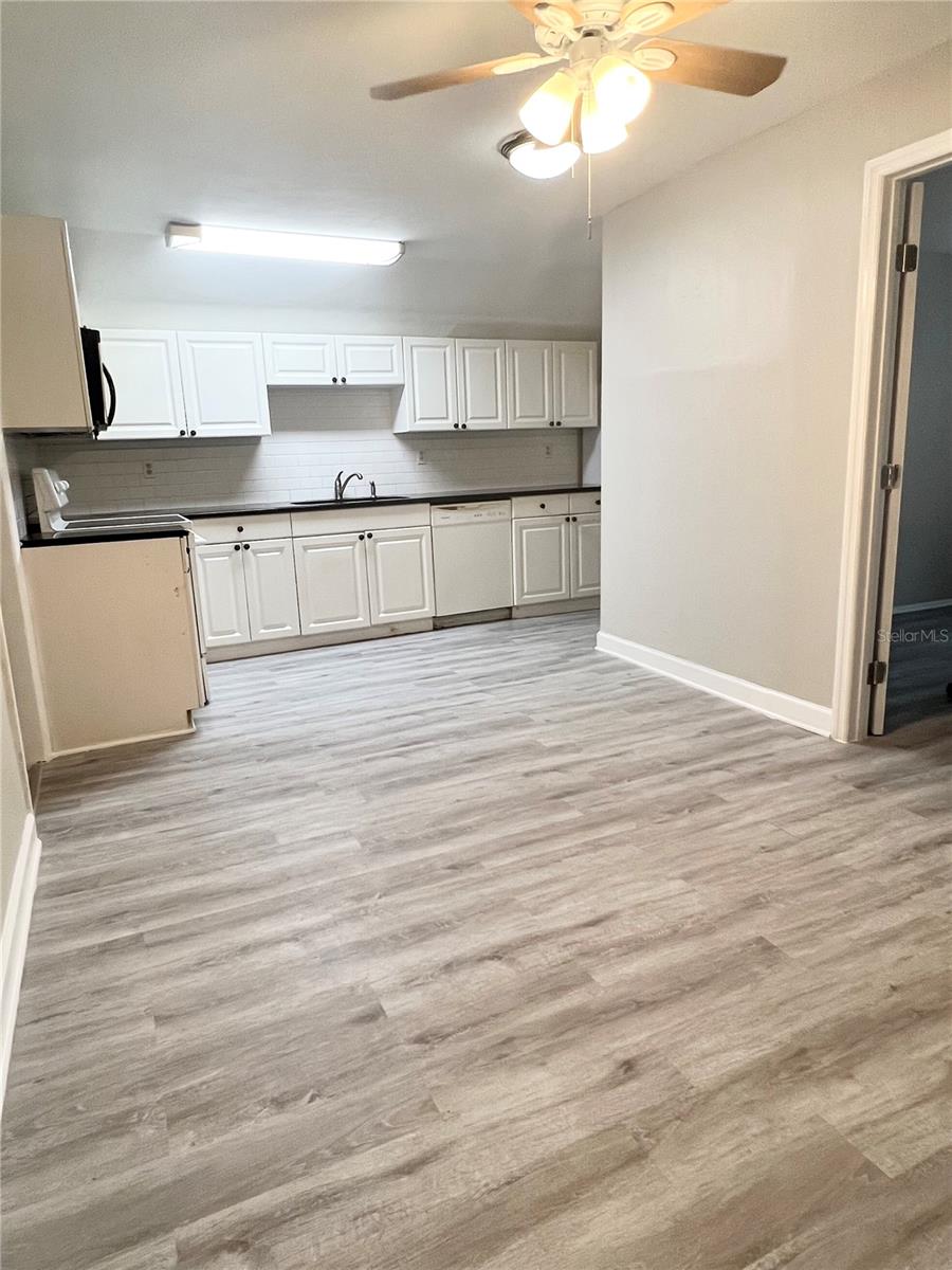Image 4 of 9 For 209 20th St E #2