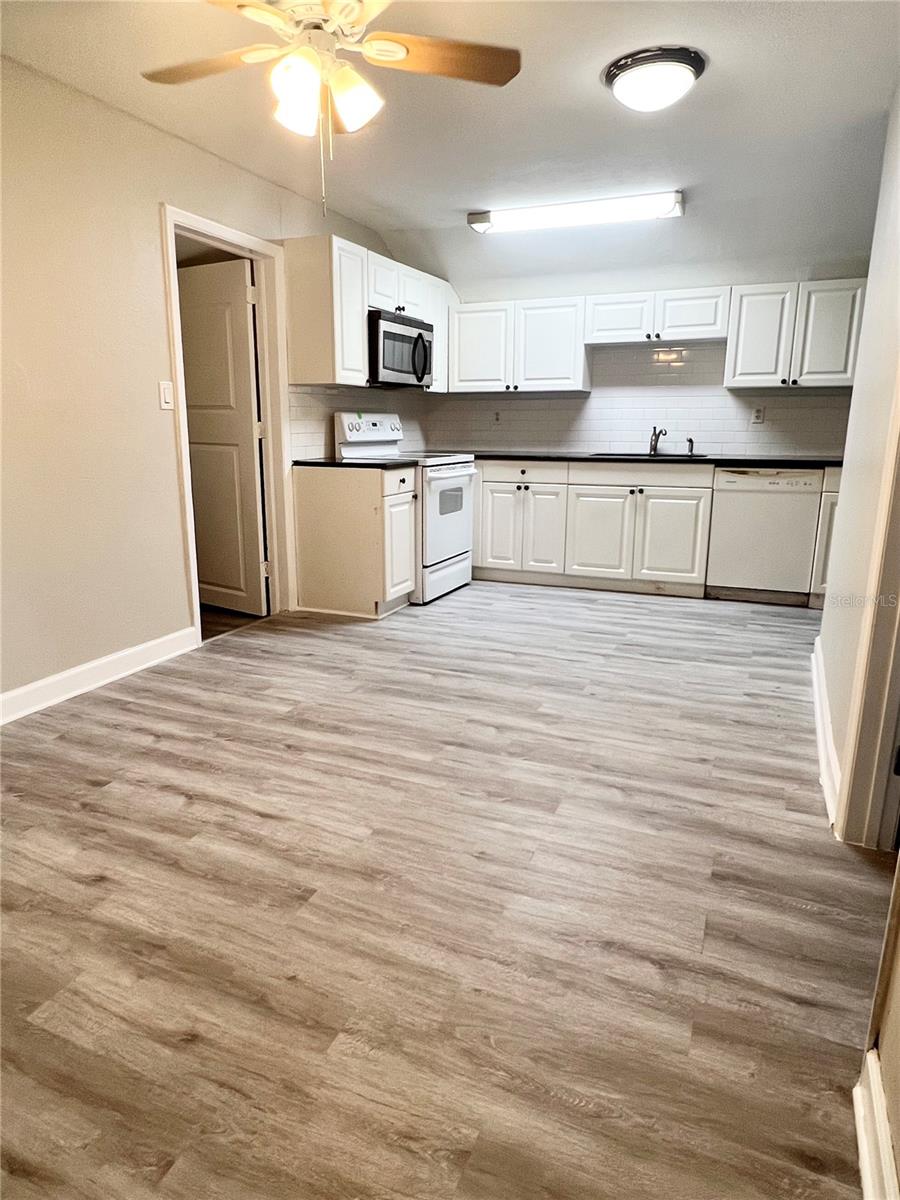 Image 6 of 9 For 209 20th St E #2