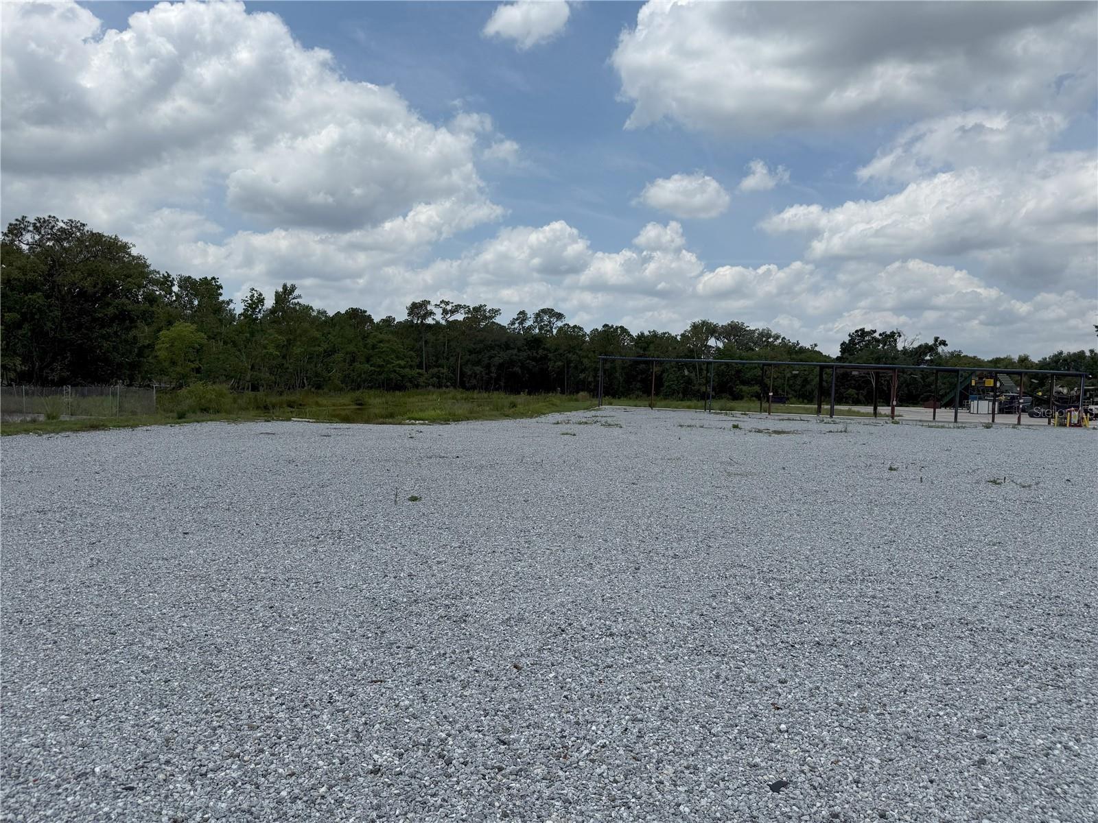 Listing photo id 9 for 2909 Sammonds Road