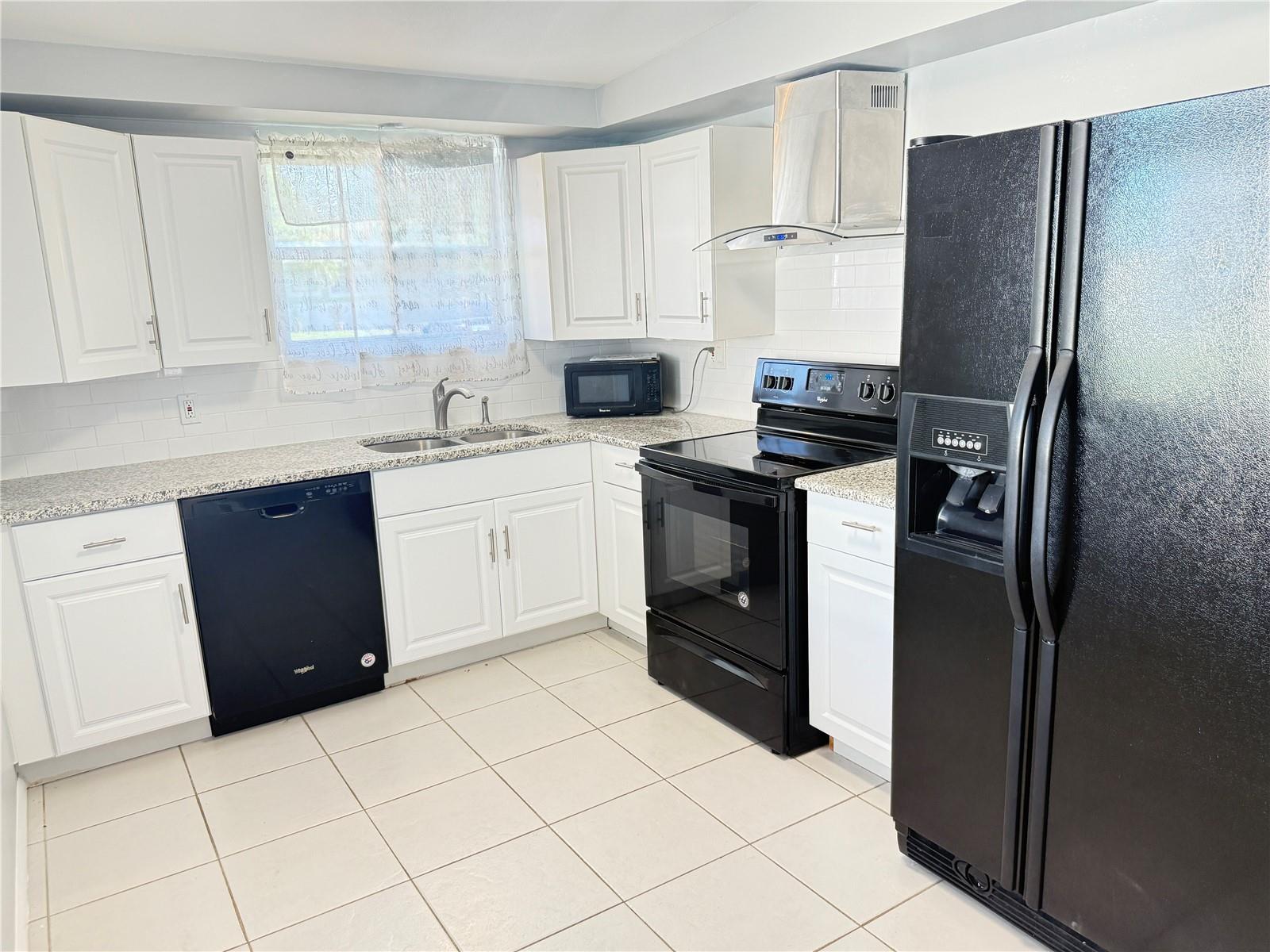 Image 14 of 32 For 1006 Beach Boulevard
