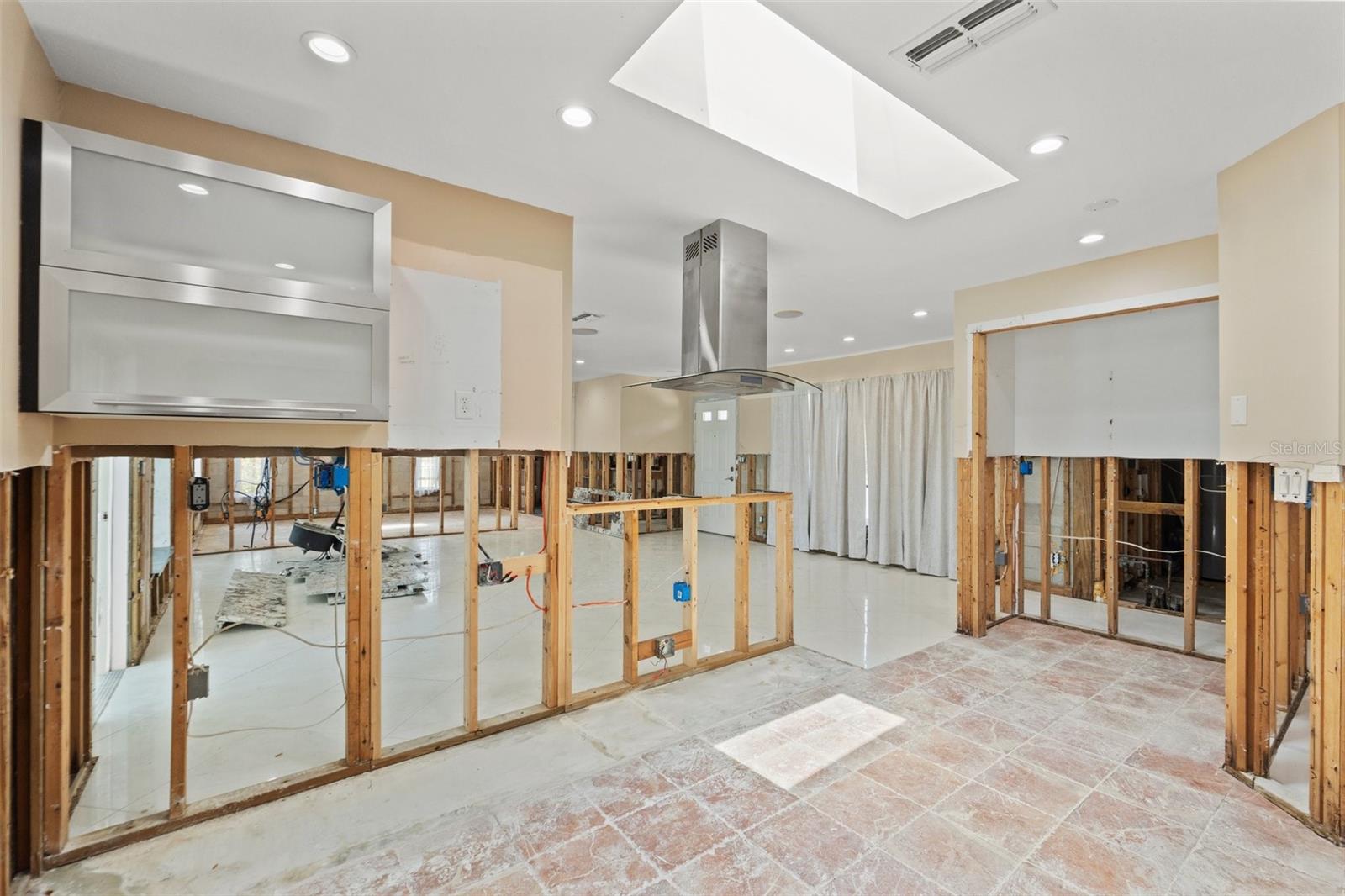 Image 14 of 39 For 3226 Gardenia Drive