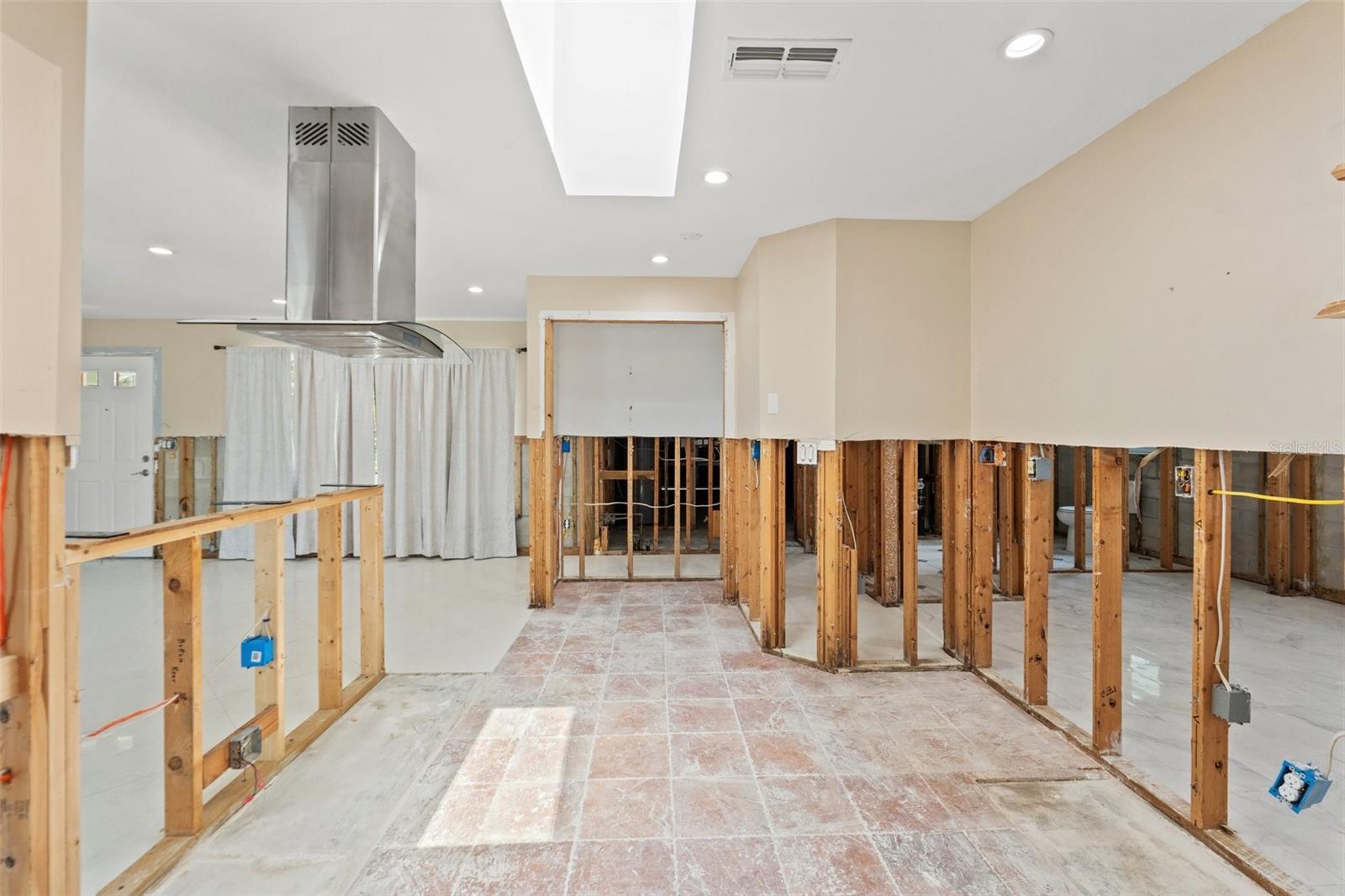 Image 15 of 39 For 3226 Gardenia Drive