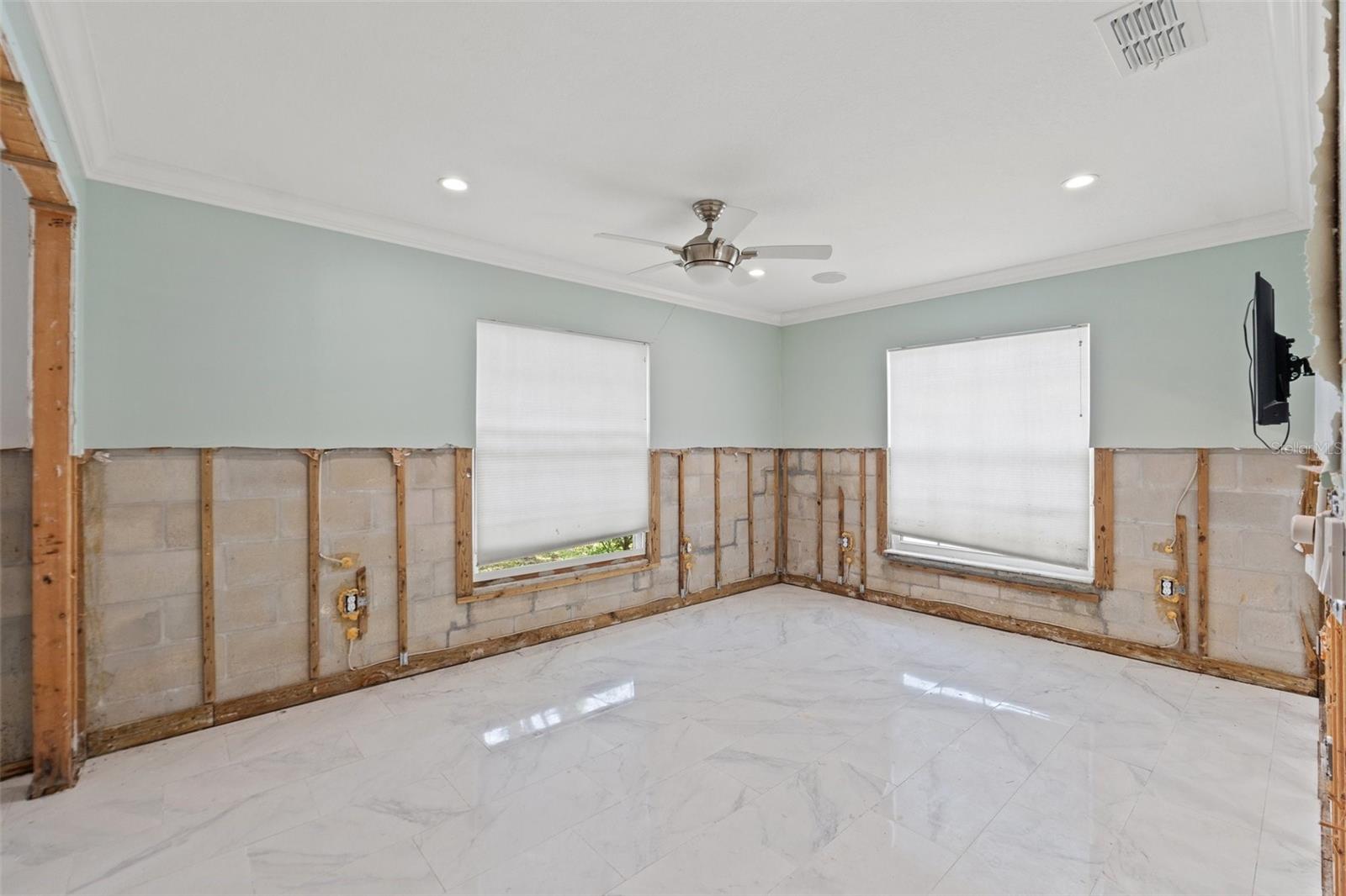 Image 16 of 39 For 3226 Gardenia Drive