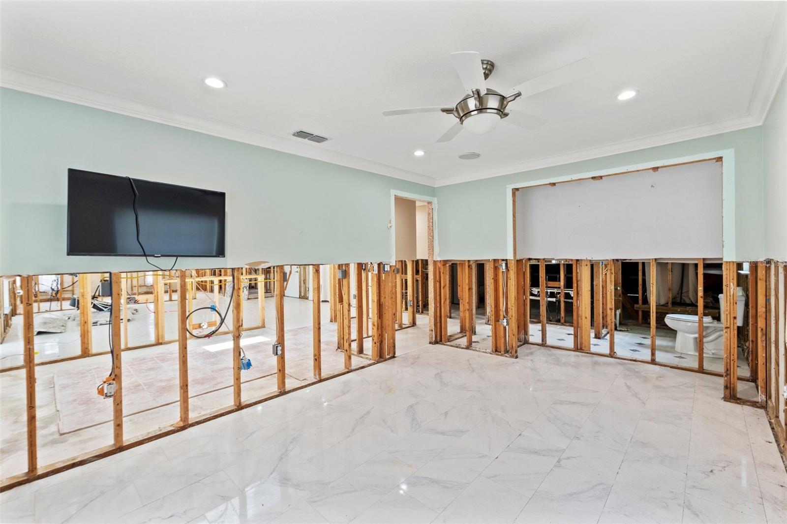 Image 17 of 39 For 3226 Gardenia Drive