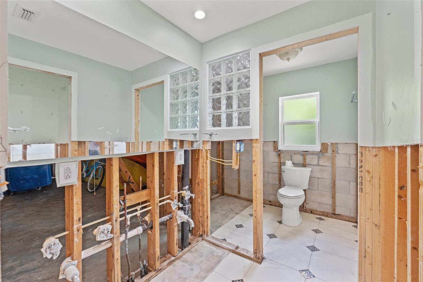 Image 18 of 39 For 3226 Gardenia Drive