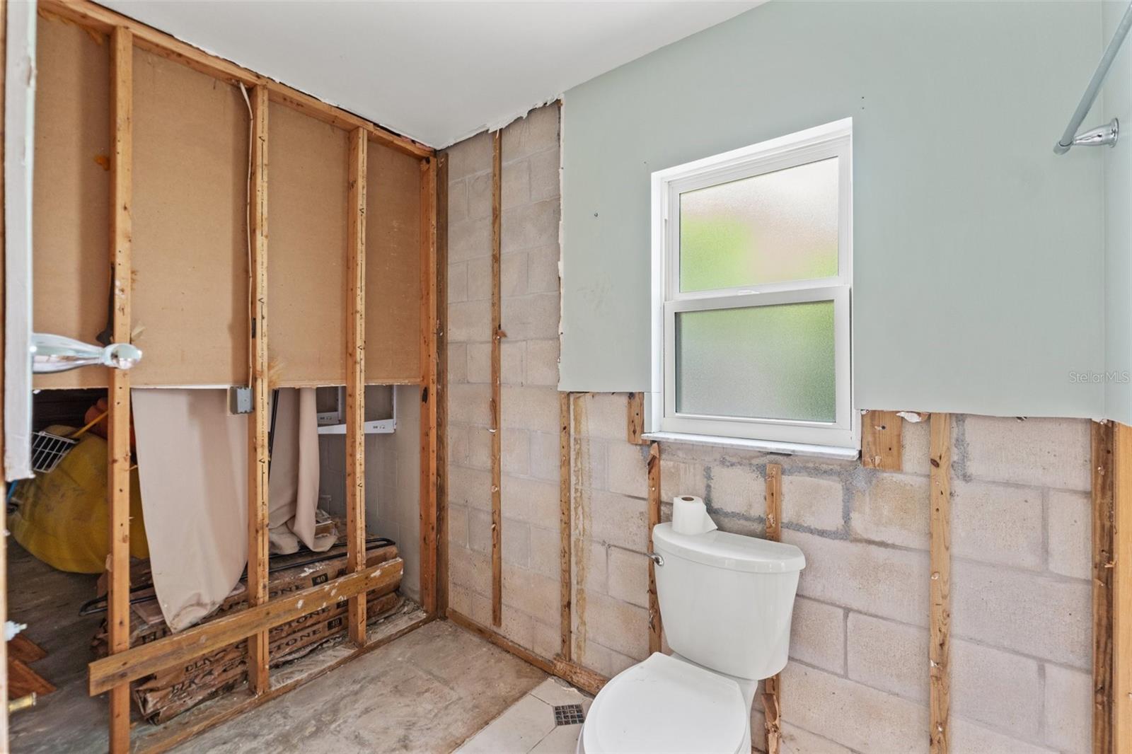 Image 19 of 39 For 3226 Gardenia Drive