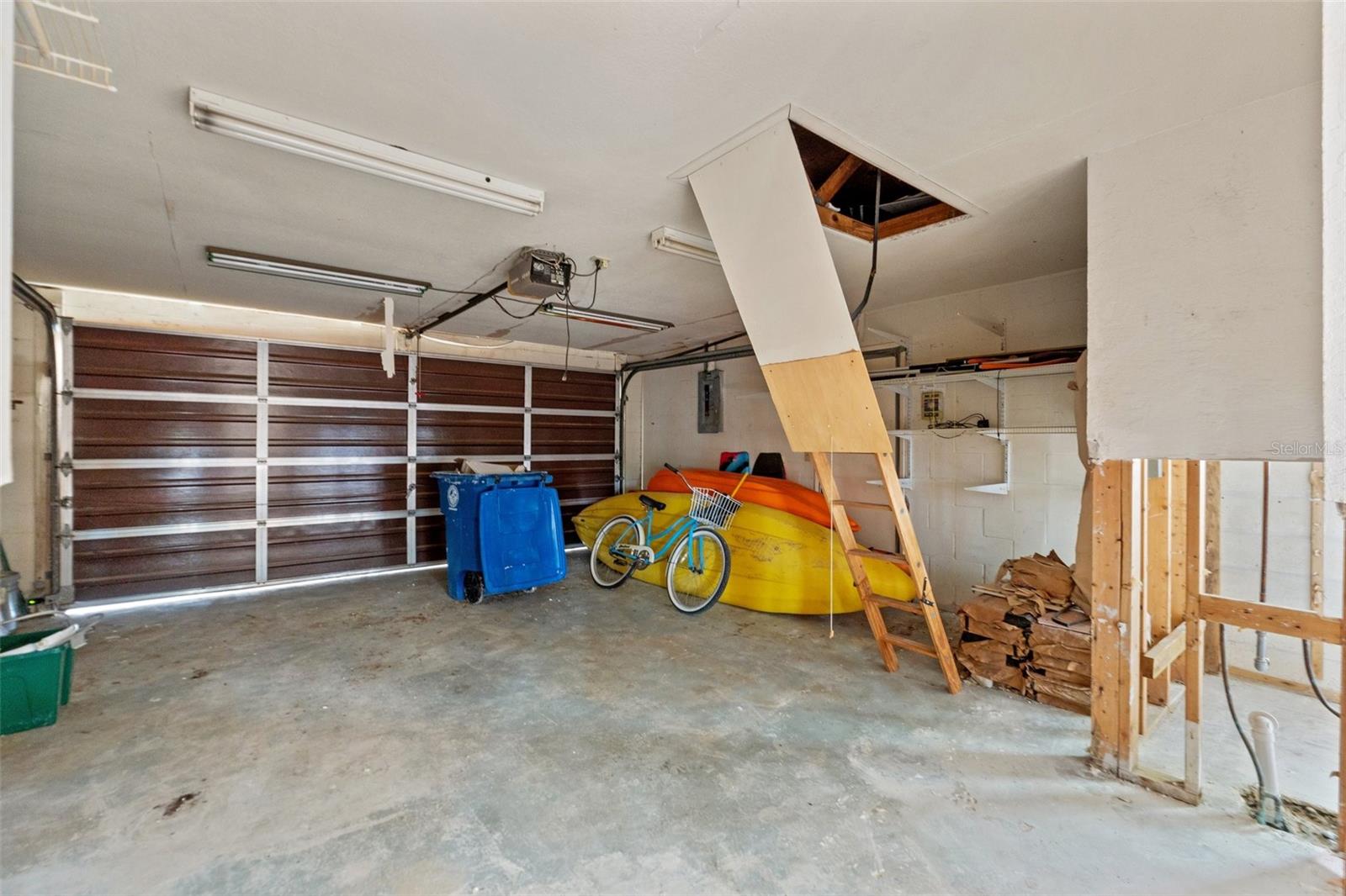 Image 22 of 39 For 3226 Gardenia Drive