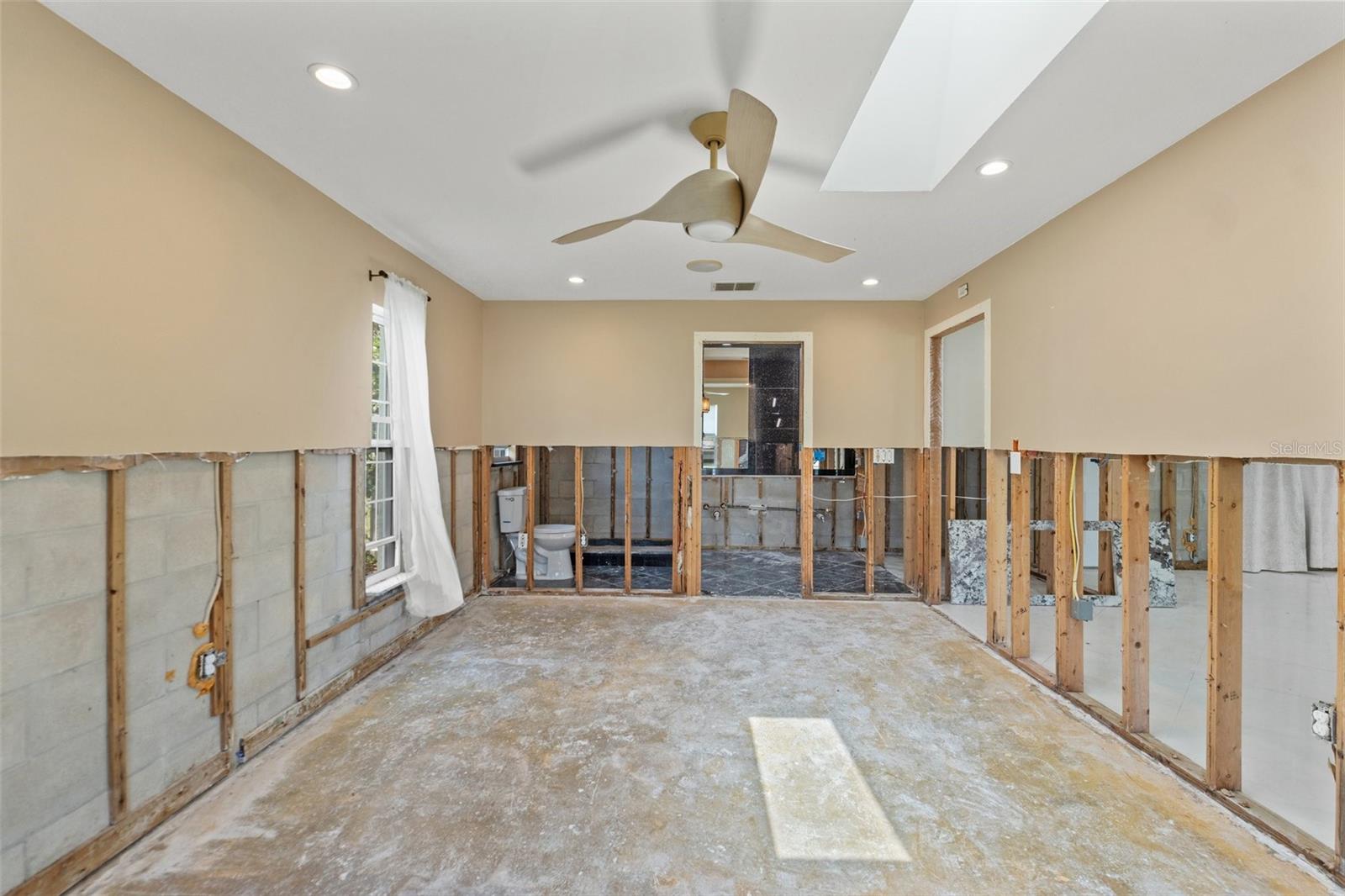 Image 24 of 39 For 3226 Gardenia Drive