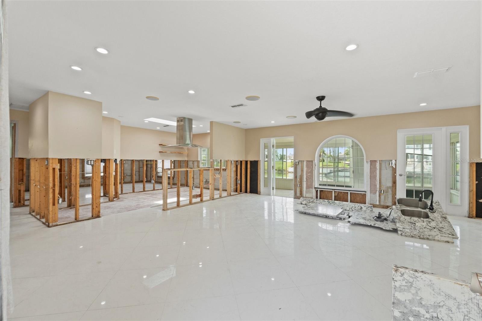 Image 9 of 39 For 3226 Gardenia Drive