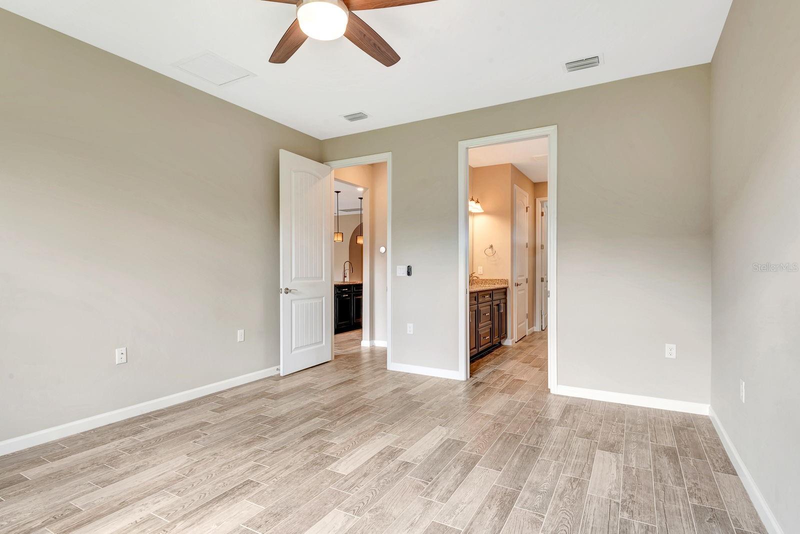 Image 25 of 53 For 16723 Blackwater Terrace