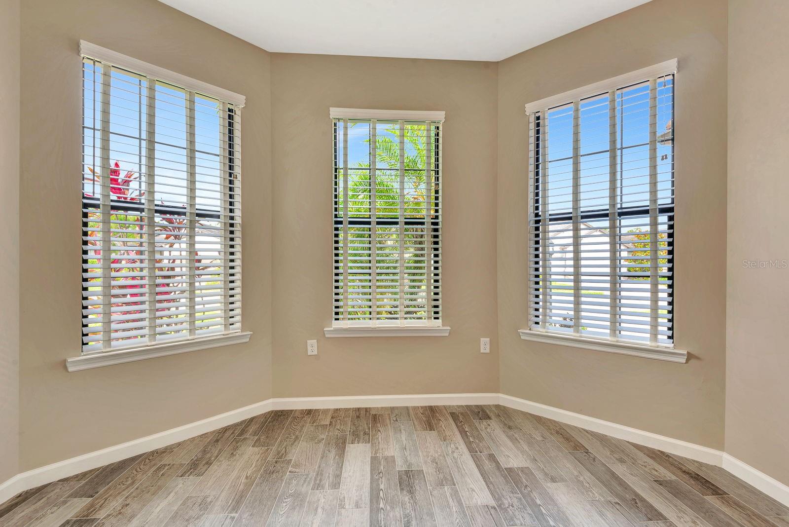 Image 35 of 53 For 16723 Blackwater Terrace