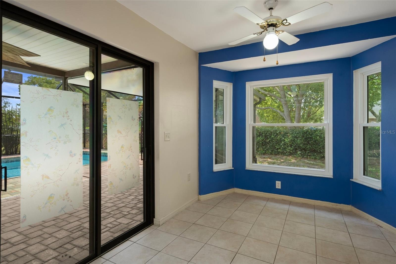 Listing photo id 17 for 8332 Berkeley Manor Boulevard