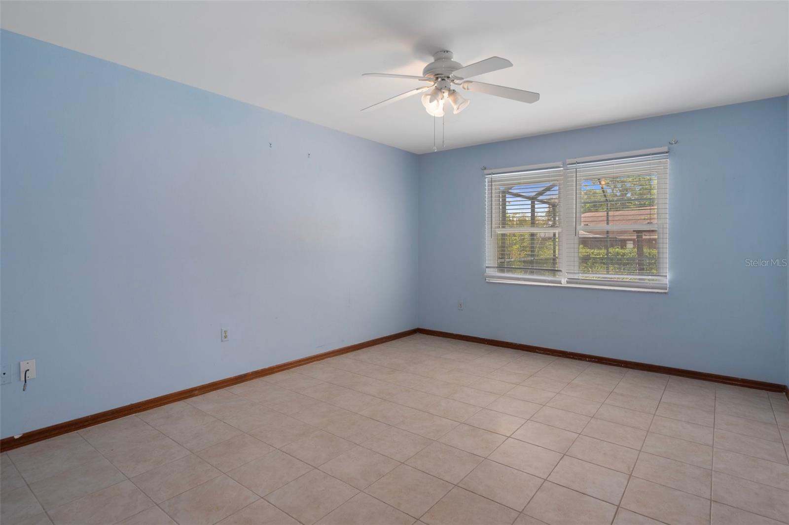 Listing photo id 18 for 8332 Berkeley Manor Boulevard