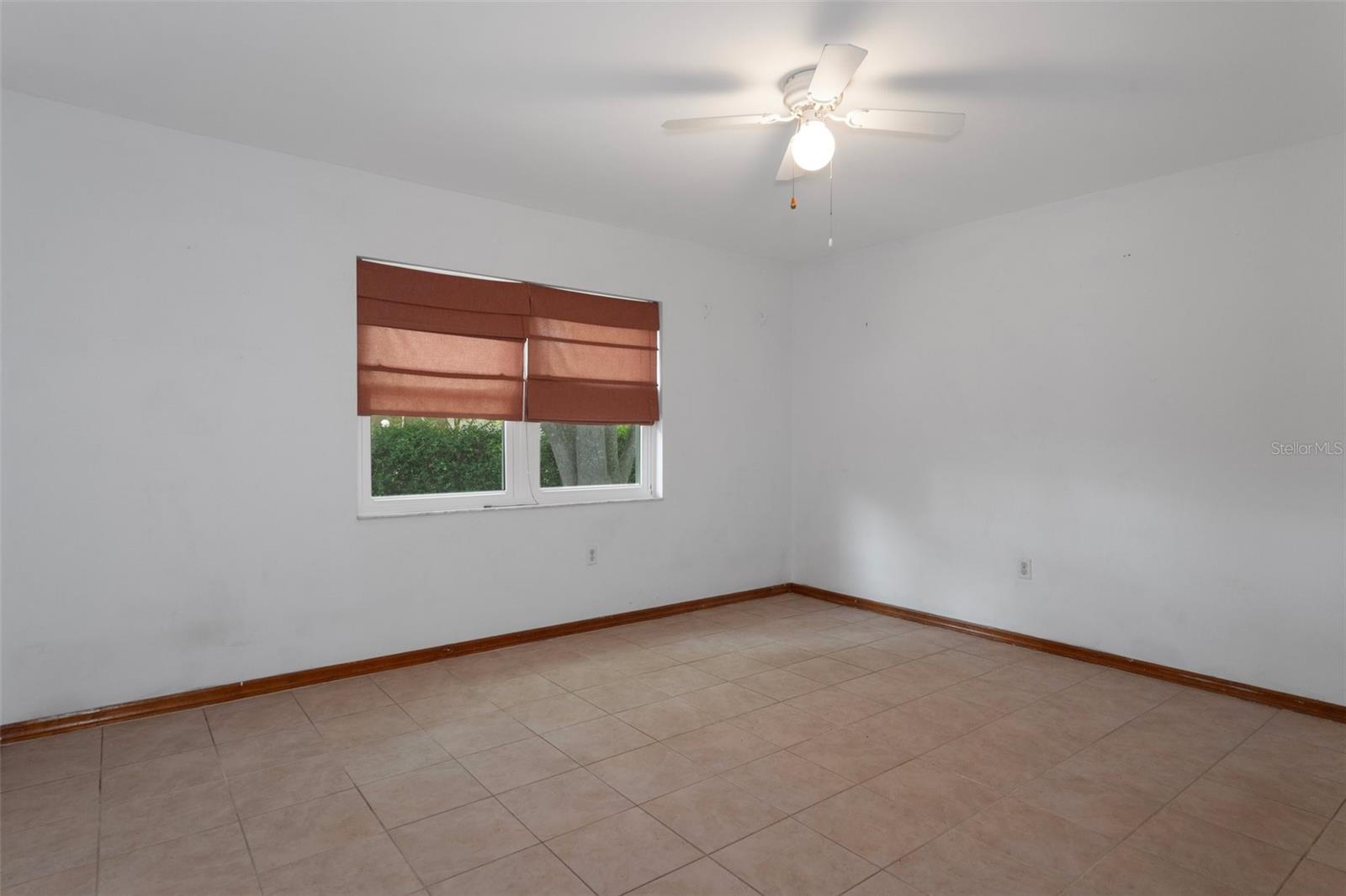 Listing photo id 24 for 8332 Berkeley Manor Boulevard