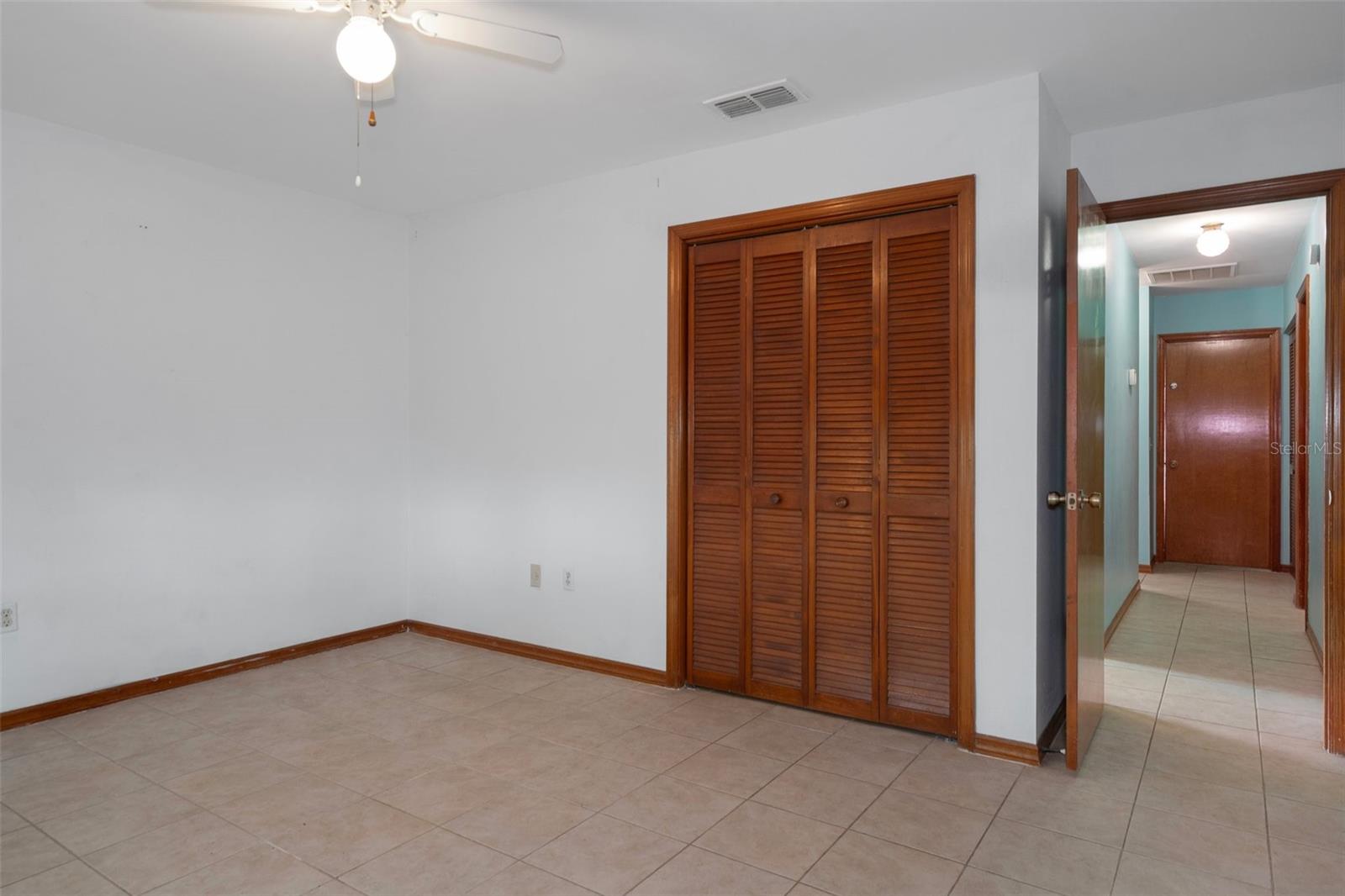 Listing photo id 26 for 8332 Berkeley Manor Boulevard