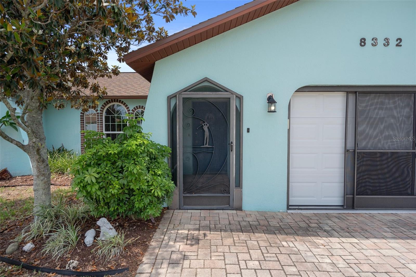 Listing photo id 1 for 8332 Berkeley Manor Boulevard