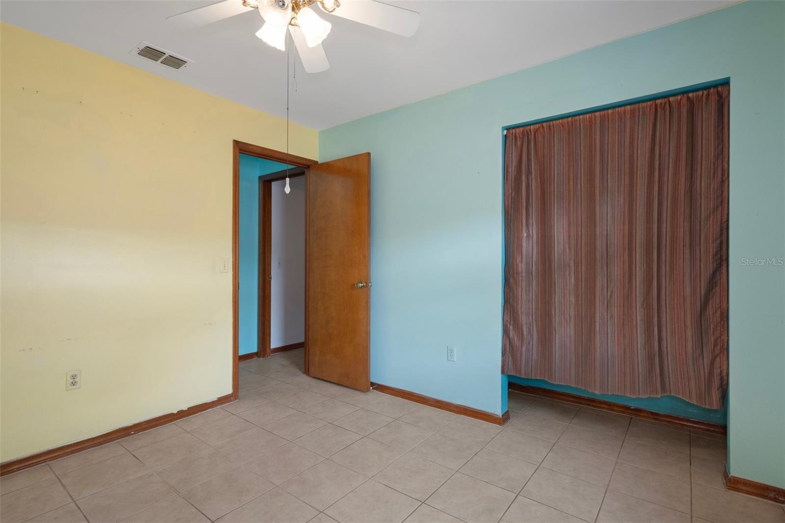 Listing photo id 28 for 8332 Berkeley Manor Boulevard