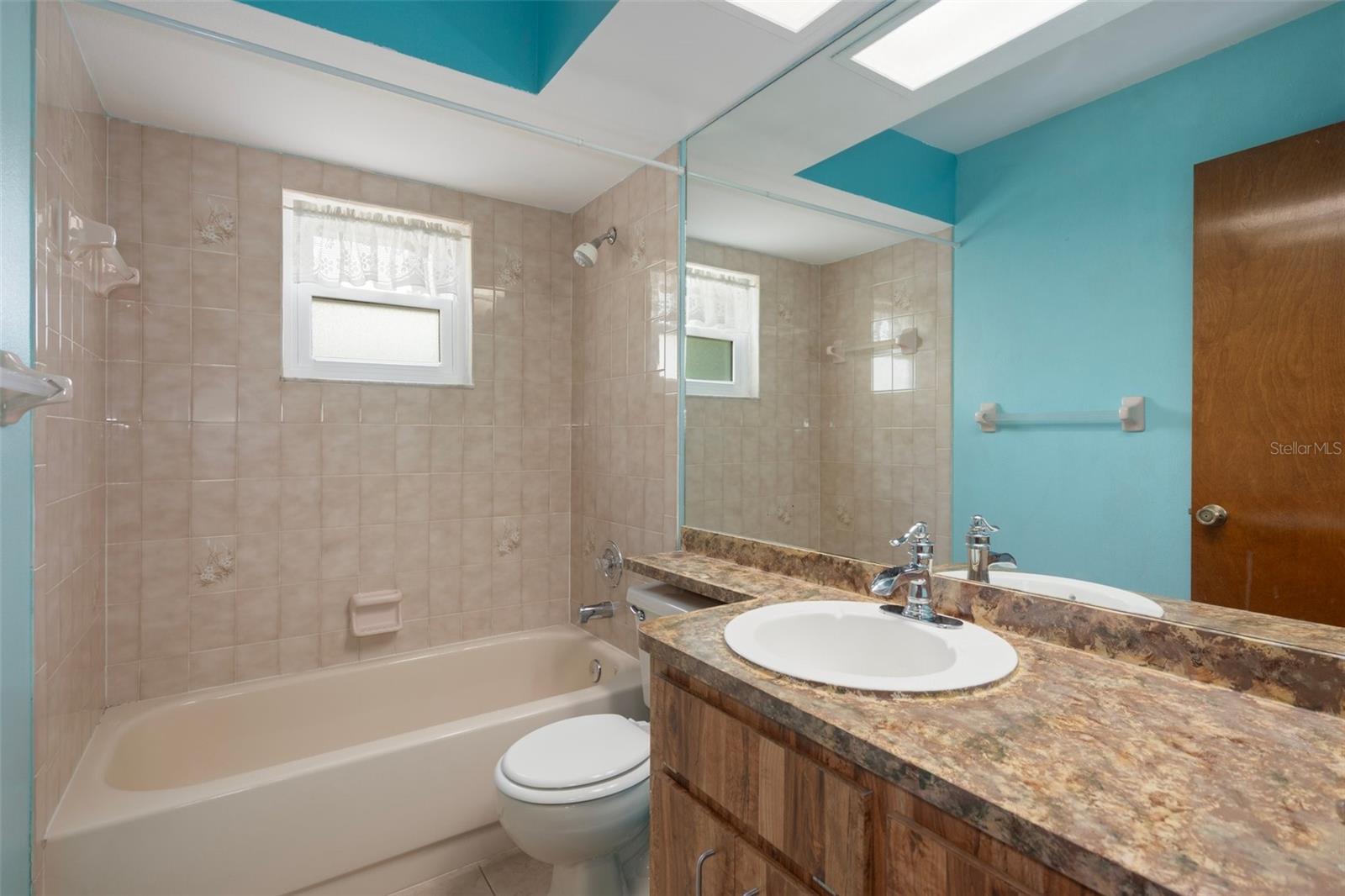 Listing photo id 29 for 8332 Berkeley Manor Boulevard
