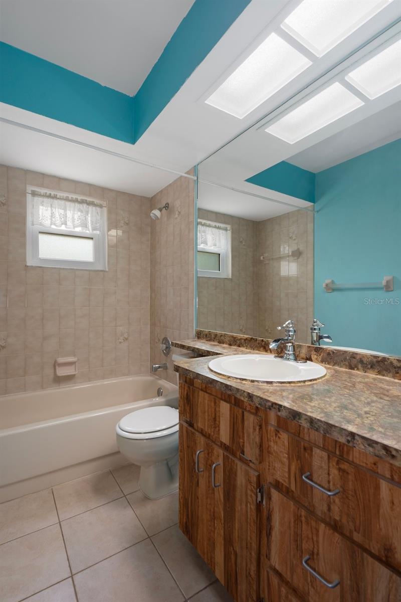 Listing photo id 30 for 8332 Berkeley Manor Boulevard