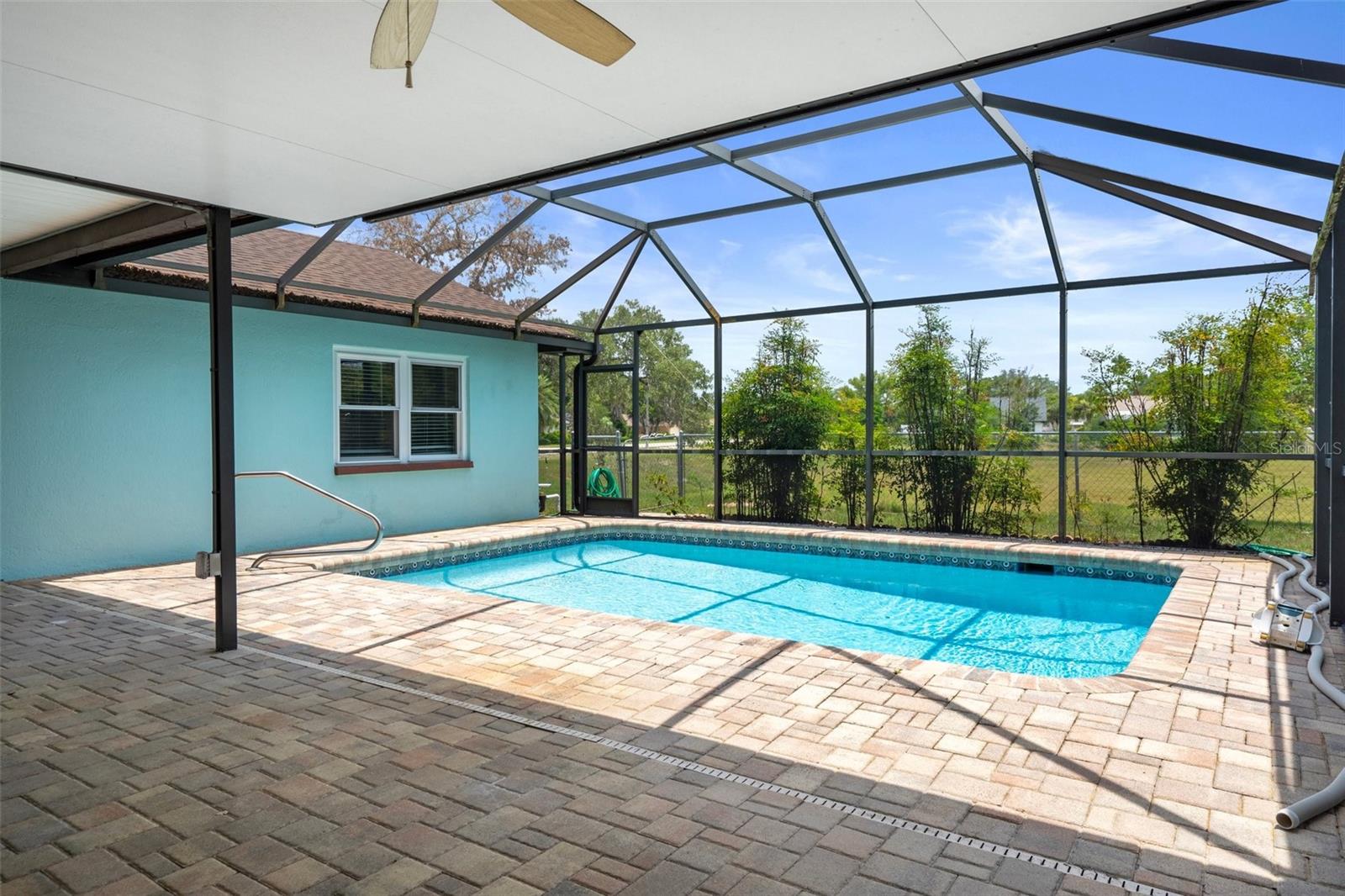 Listing photo id 37 for 8332 Berkeley Manor Boulevard