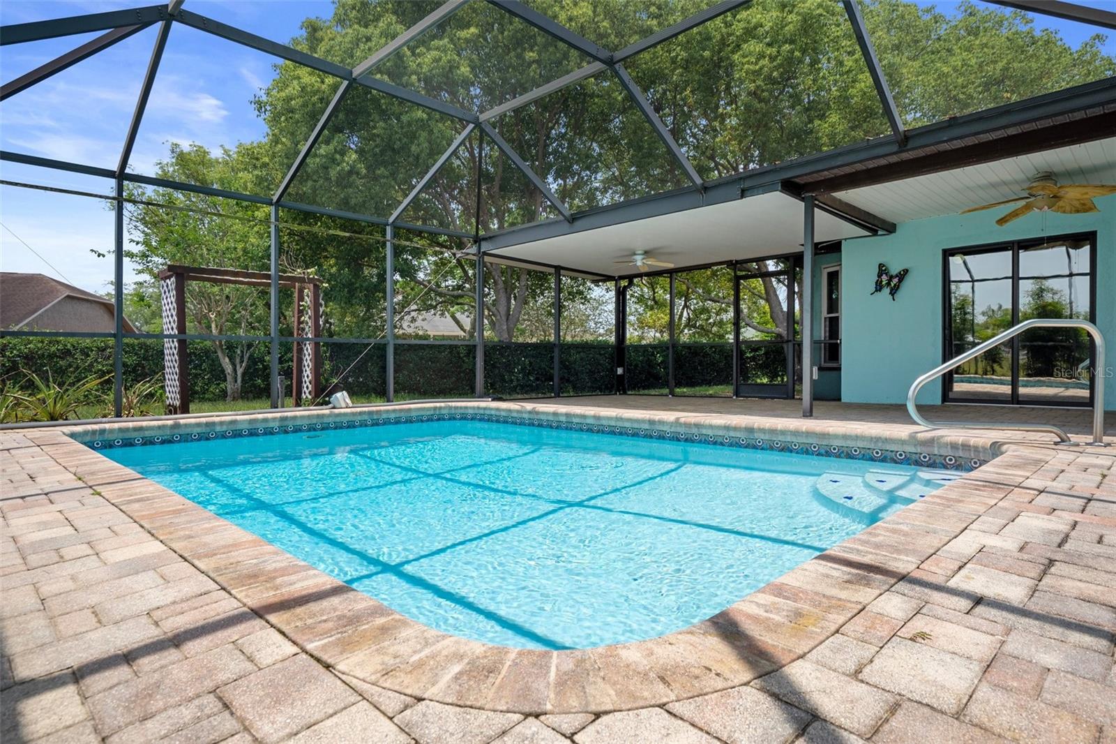 Listing photo id 39 for 8332 Berkeley Manor Boulevard