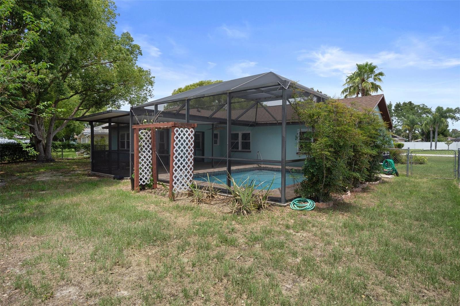 Listing photo id 41 for 8332 Berkeley Manor Boulevard