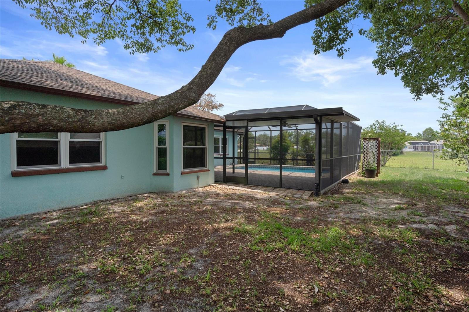 Listing photo id 43 for 8332 Berkeley Manor Boulevard