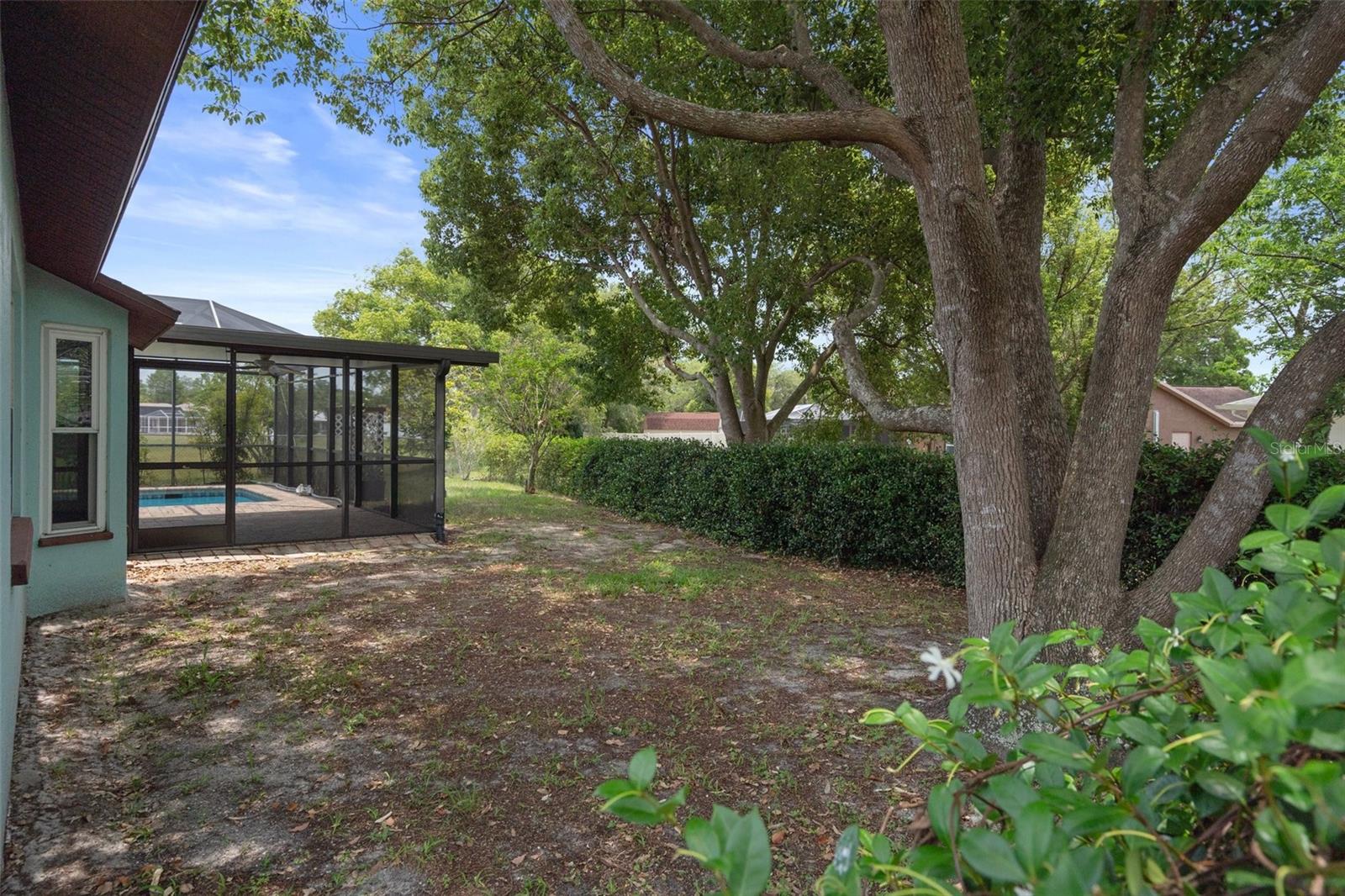 Listing photo id 44 for 8332 Berkeley Manor Boulevard