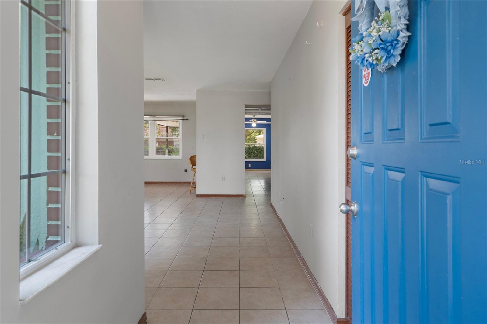Listing photo id 4 for 8332 Berkeley Manor Boulevard