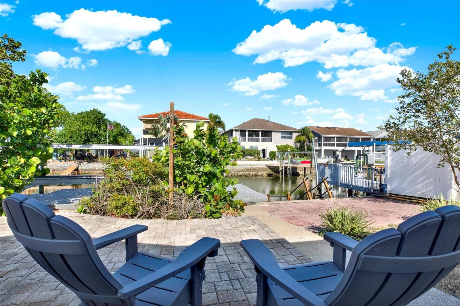Listing photo id 23 for 13926 Darlene Avenue