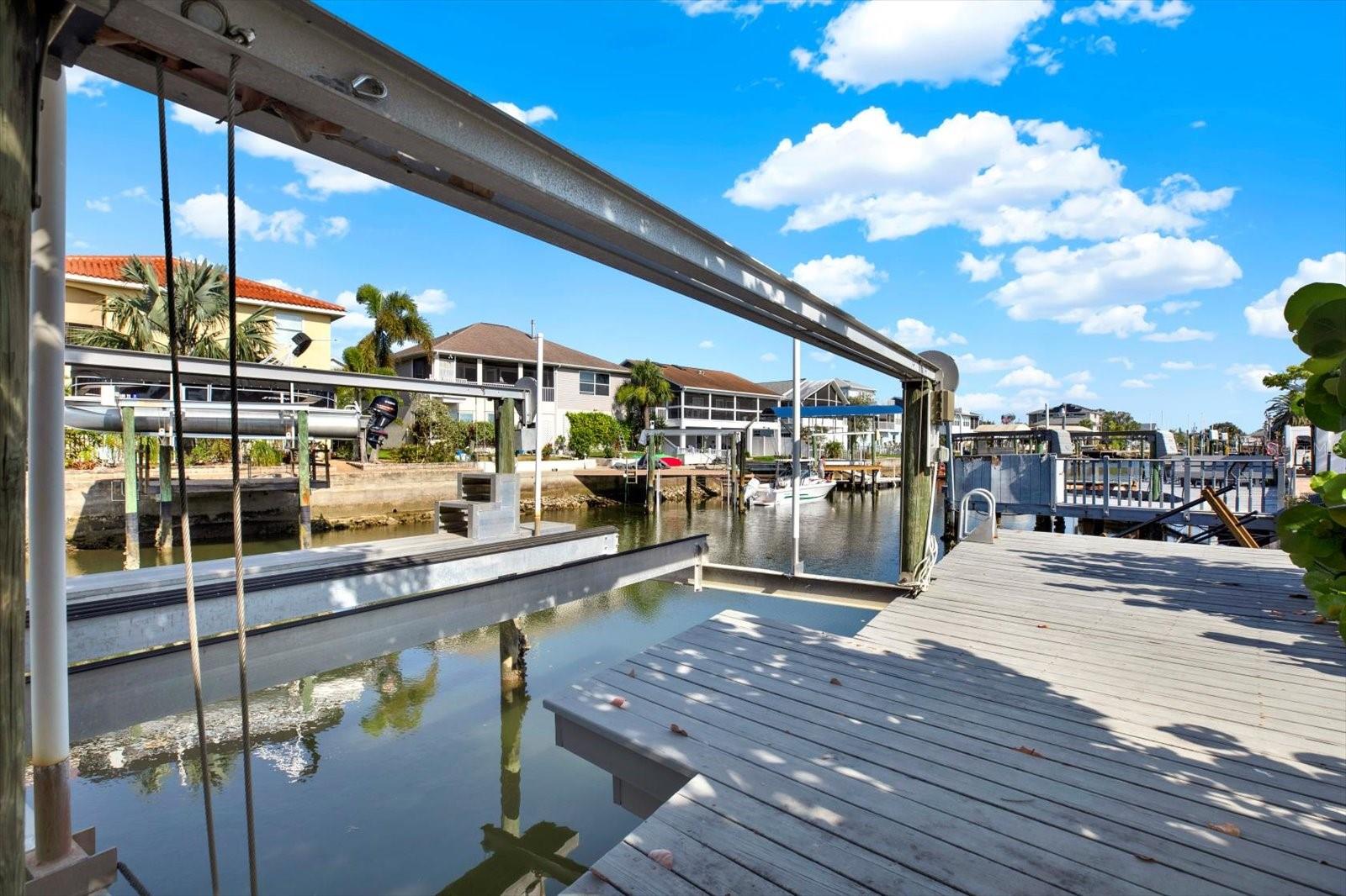 Listing photo id 28 for 13926 Darlene Avenue