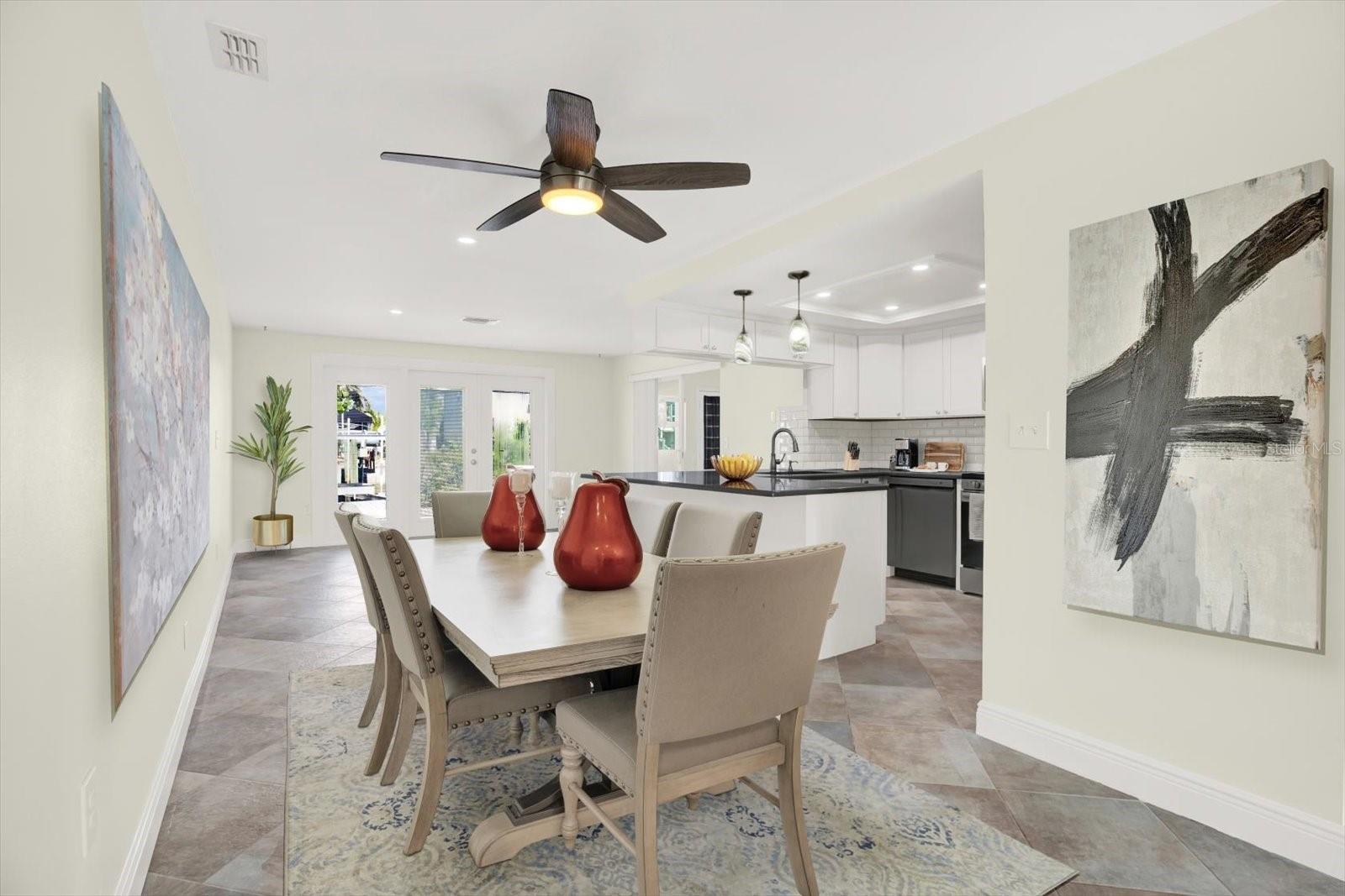 Listing photo id 33 for 13926 Darlene Avenue