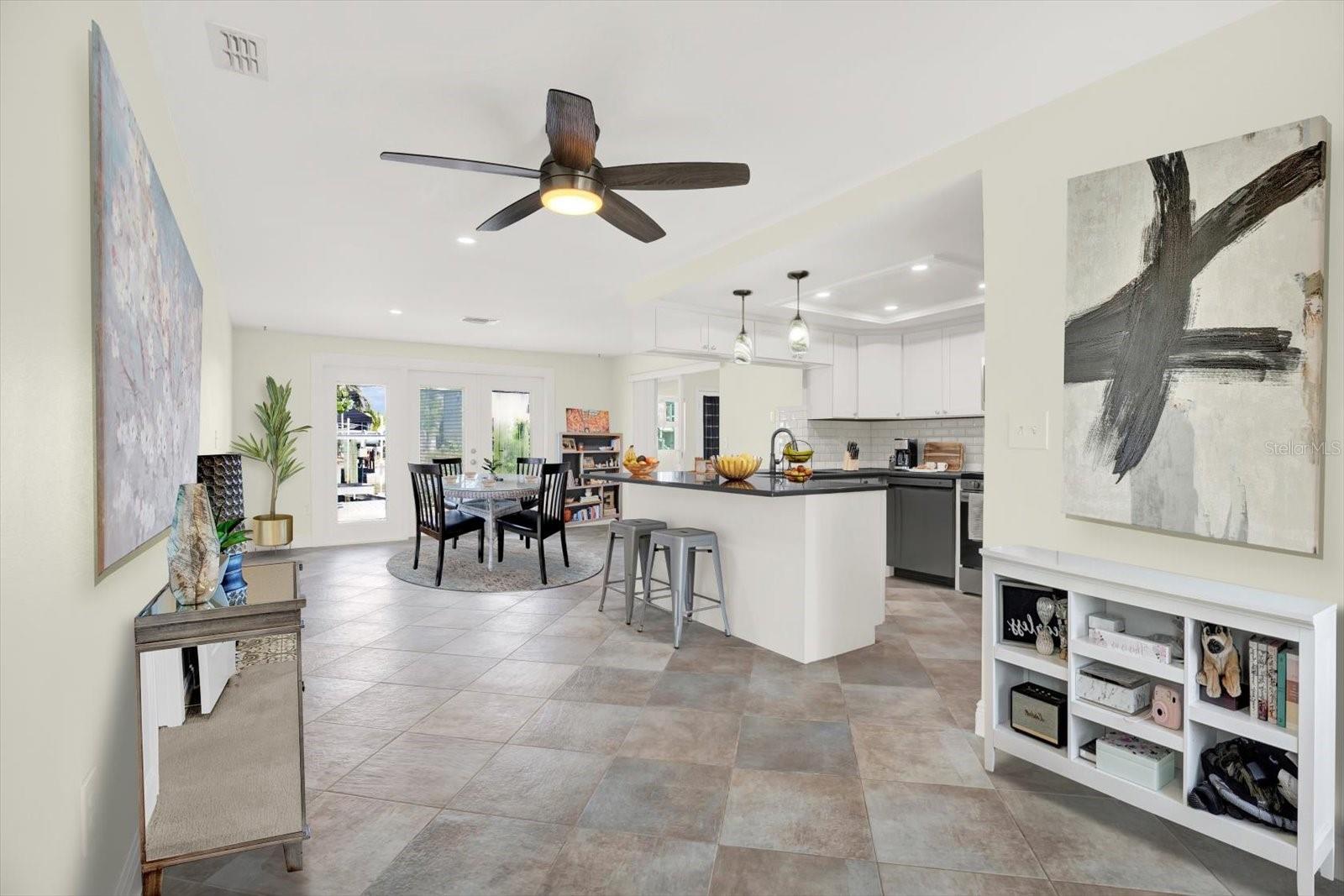 Listing photo id 35 for 13926 Darlene Avenue