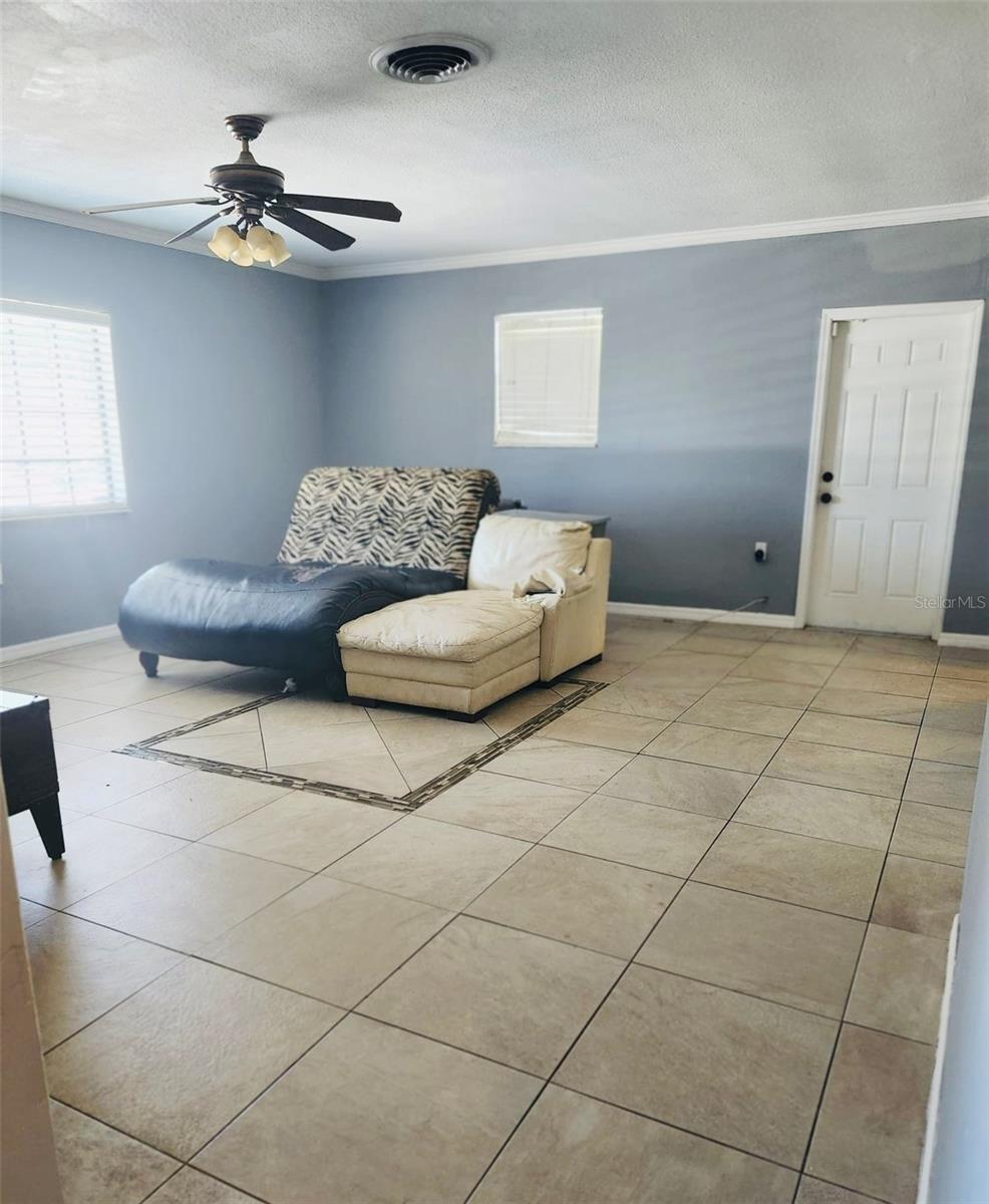 Image 4 of 17 For 4094 Whiting Drive Se
