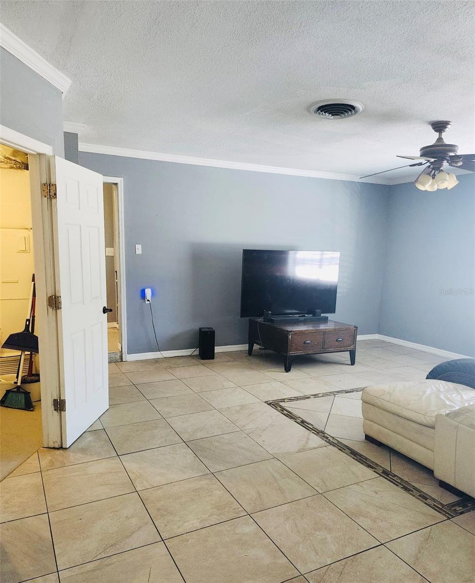 Image 5 of 17 For 4094 Whiting Drive Se